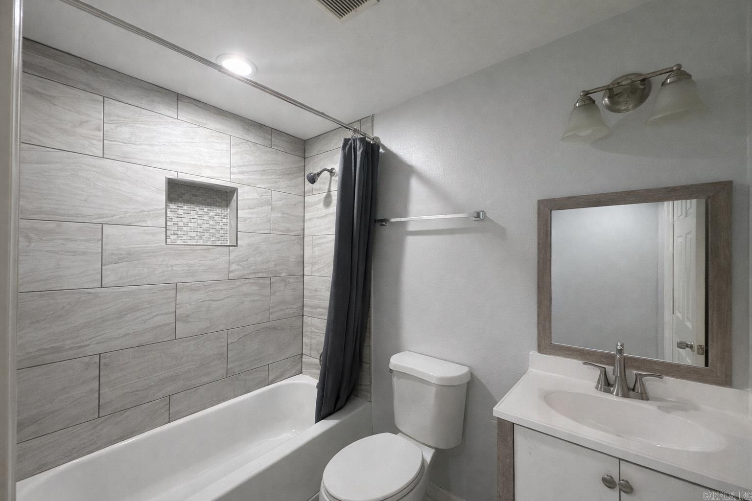 ARKANSAS HGTS - Residential