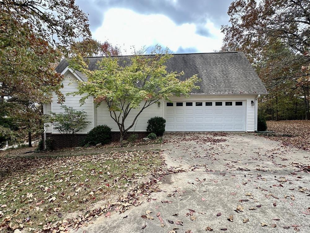 MOUNTAIN AIRE EAST LAKESIDE - Residential