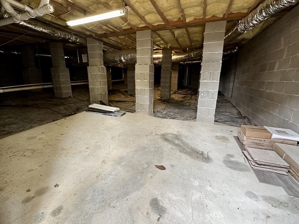 MOUNTAIN AIRE EAST LAKESIDE - Residential