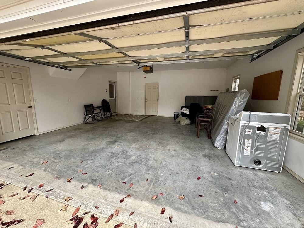 MOUNTAIN AIRE EAST LAKESIDE - Residential