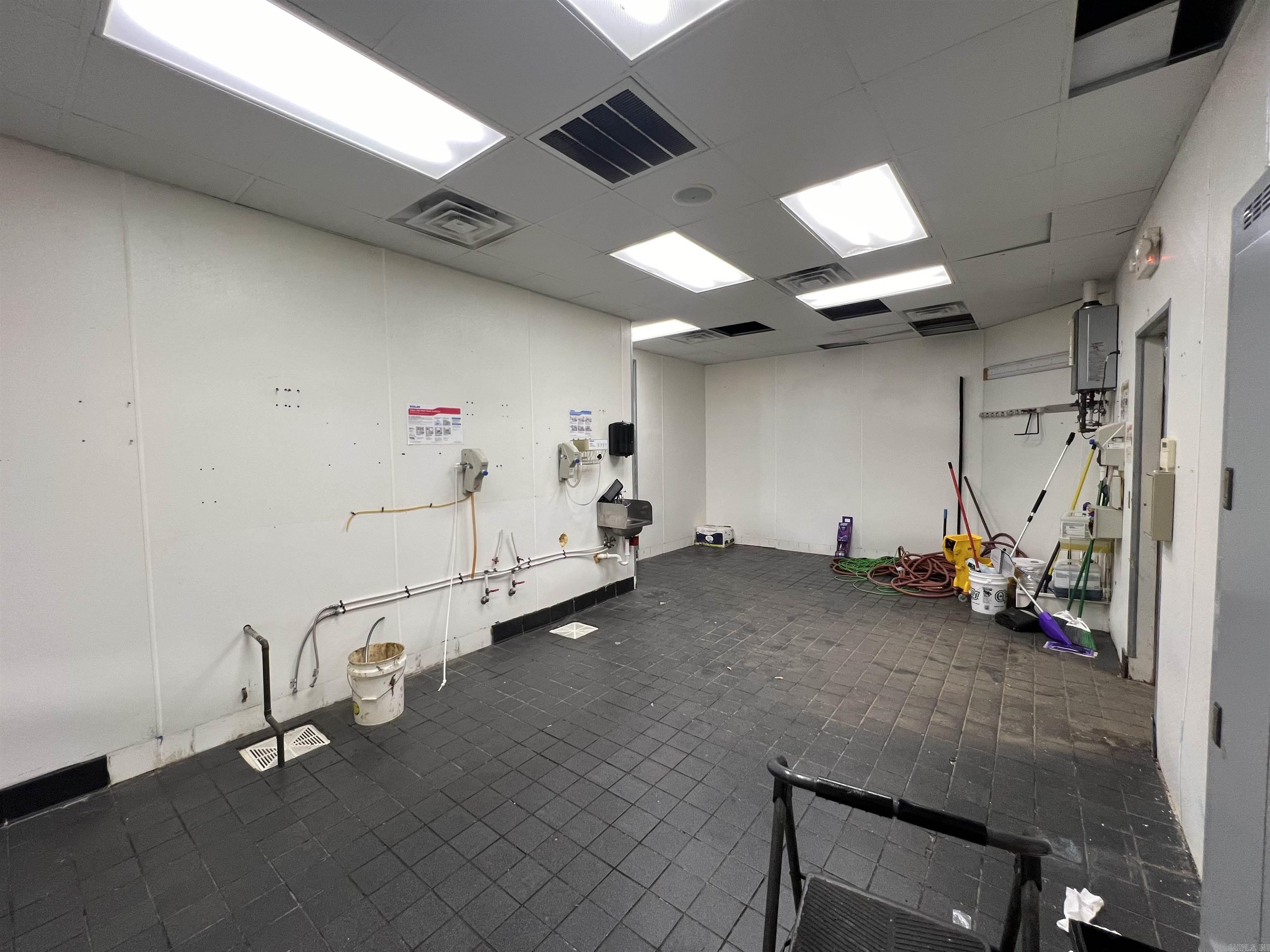 Tropical Smoothie - Commercial Lease