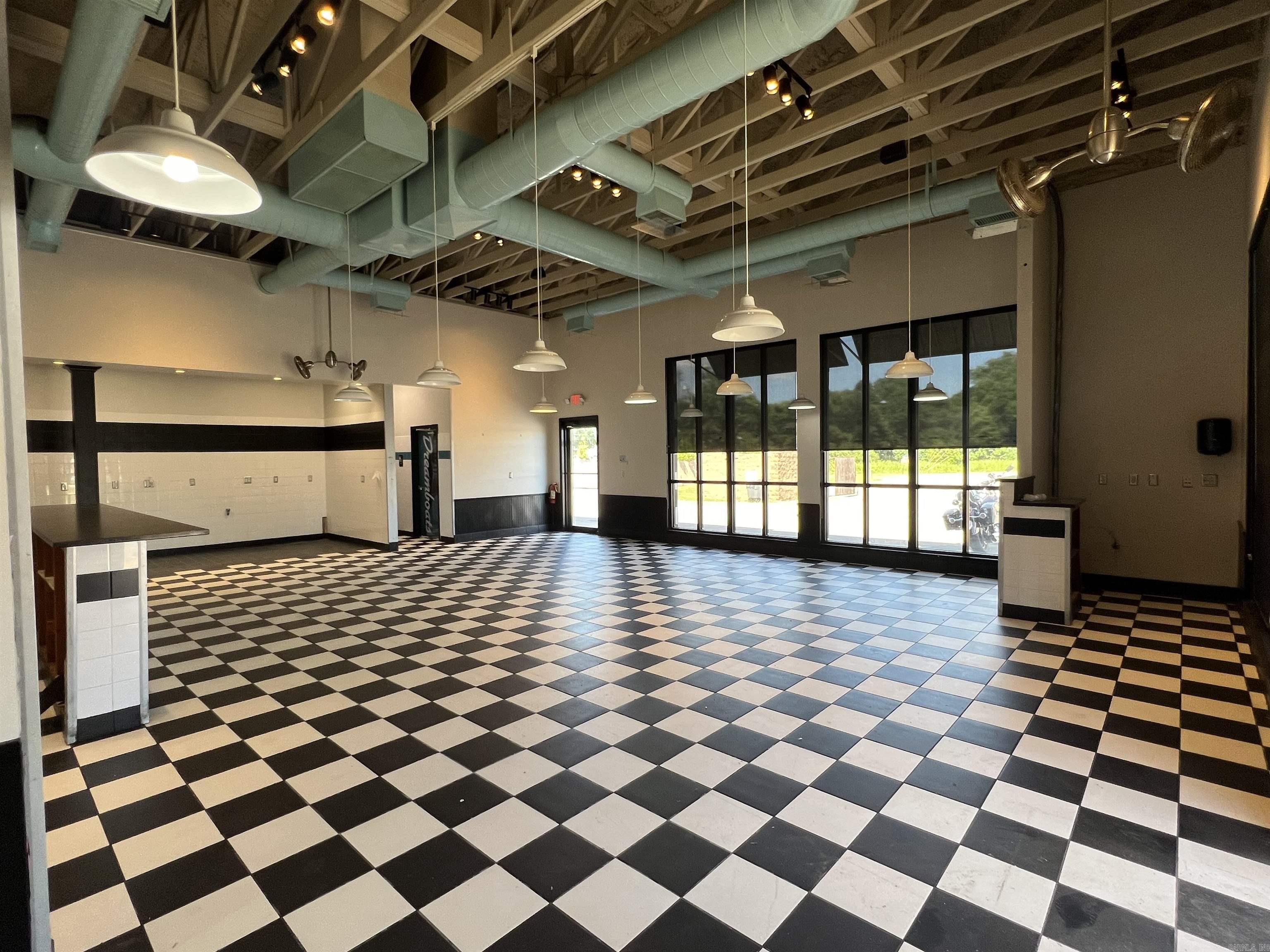 Tropical Smoothie - Commercial Lease