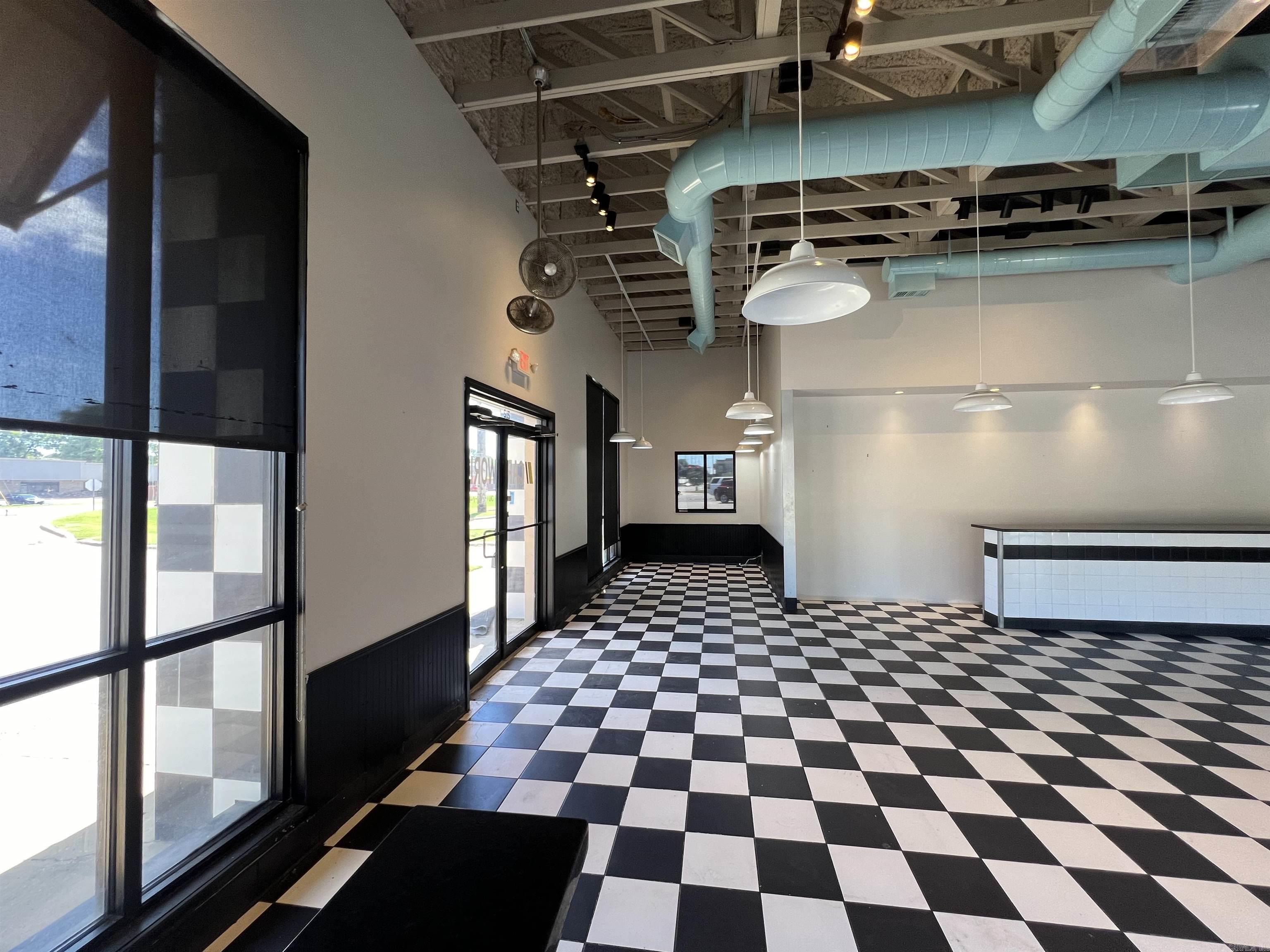 Tropical Smoothie - Commercial Lease