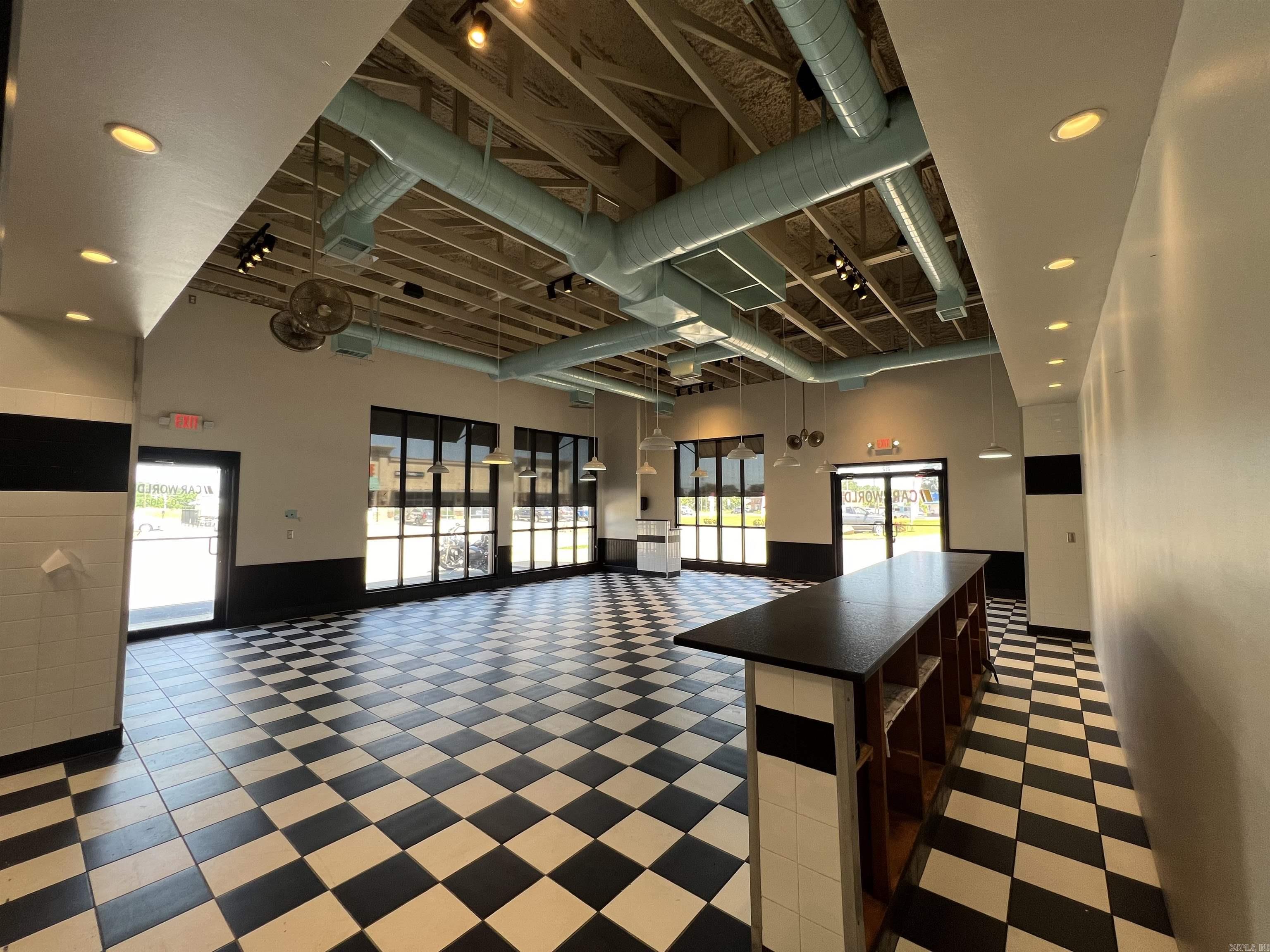 Tropical Smoothie - Commercial Lease