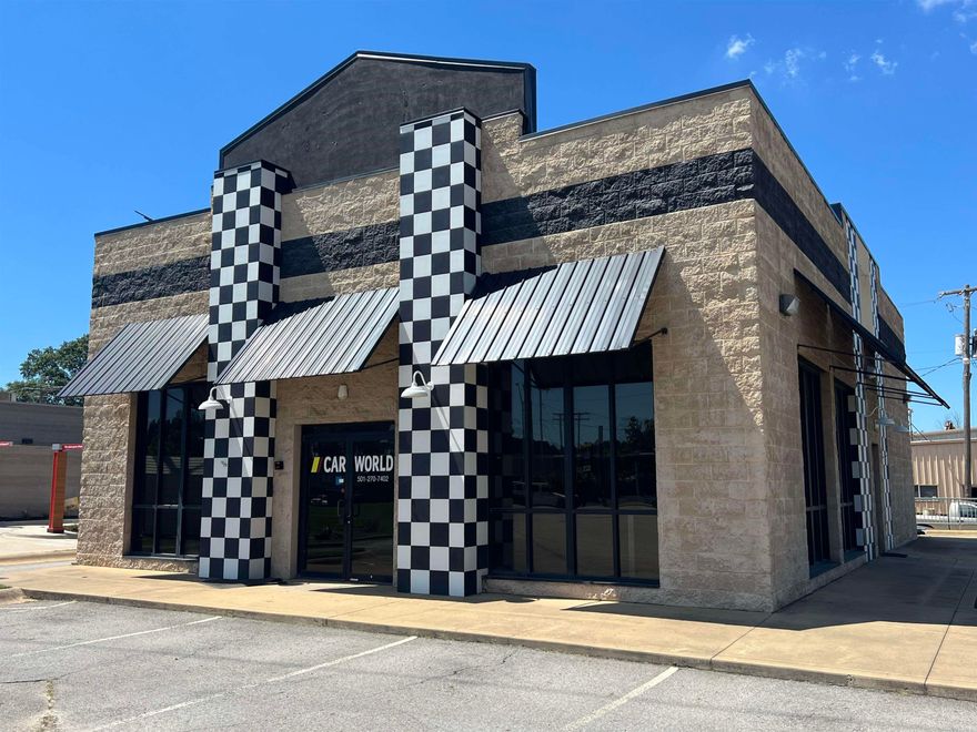Built in 2015 as a 50's-themed hamburger restaurant, this 2,232 sq ft building is ready to serve Searcy and the surrounding area as the location for another popular restaurant. Facing Beebe-Capps Expressway near Main Street, the location has fantastic visibility and accessibility, and boasts of having among the highest daily traffic count in all of Searcy. One can lease the building, or buy it for $980,000. Already equipped with a kitchen area, large dining room, custom roll-up window screens, a complete drive-through, 24 parking spaces, and men's and women's bathrooms, the building will only need minor cosmetic work and color-branding for the next restaurant.