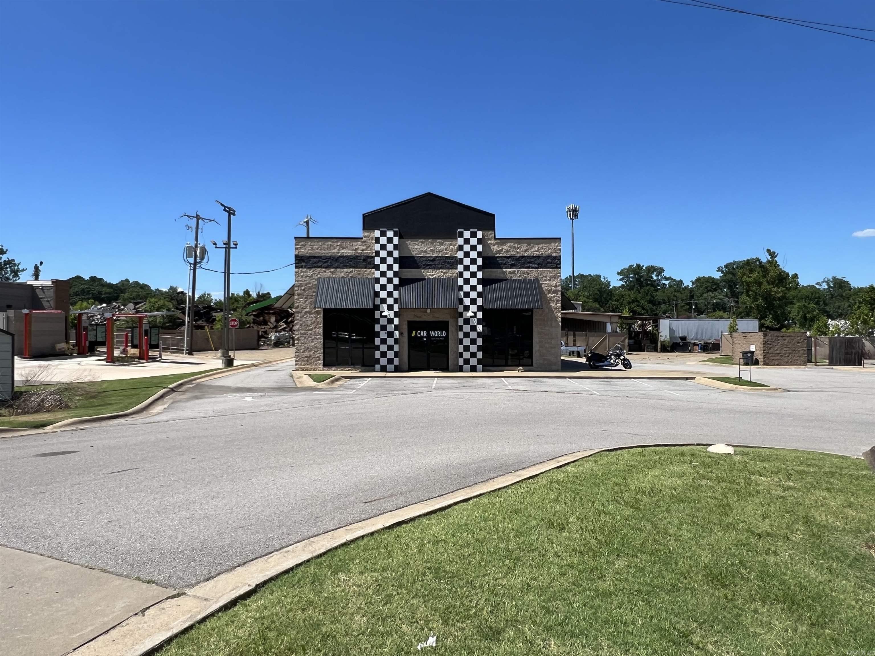 Tropical Smoothie - Commercial Lease