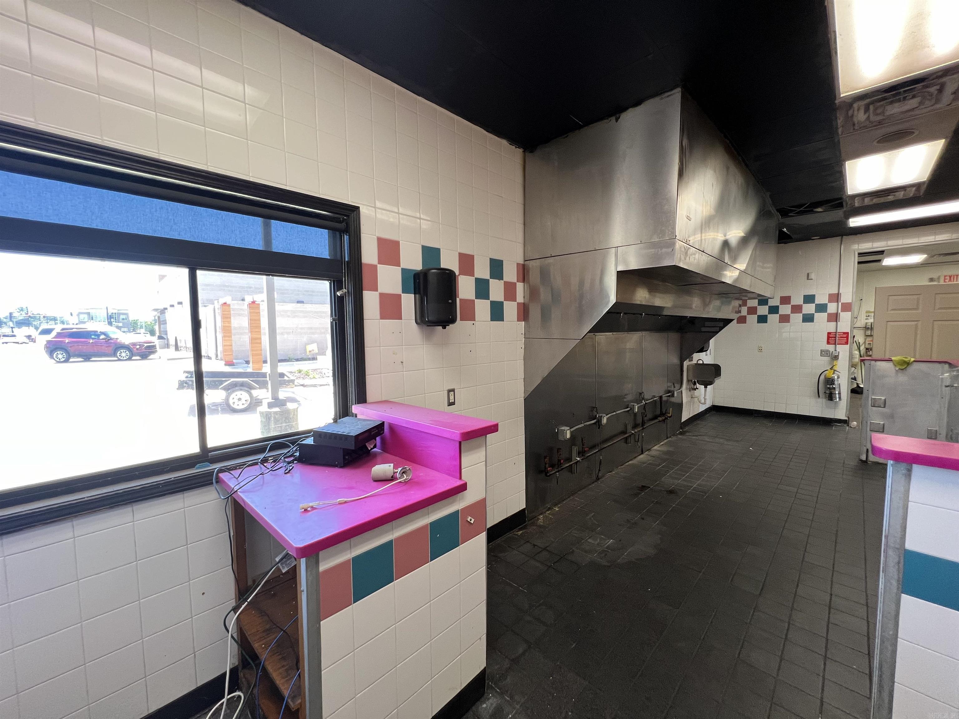 Tropical Smoothie - Commercial Lease