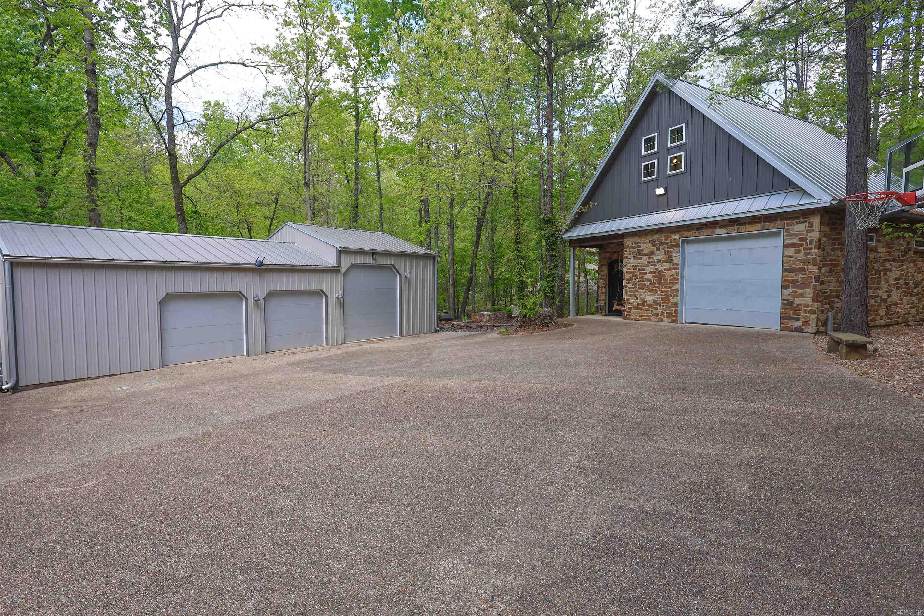 WOODLAND SPRINGS - Residential