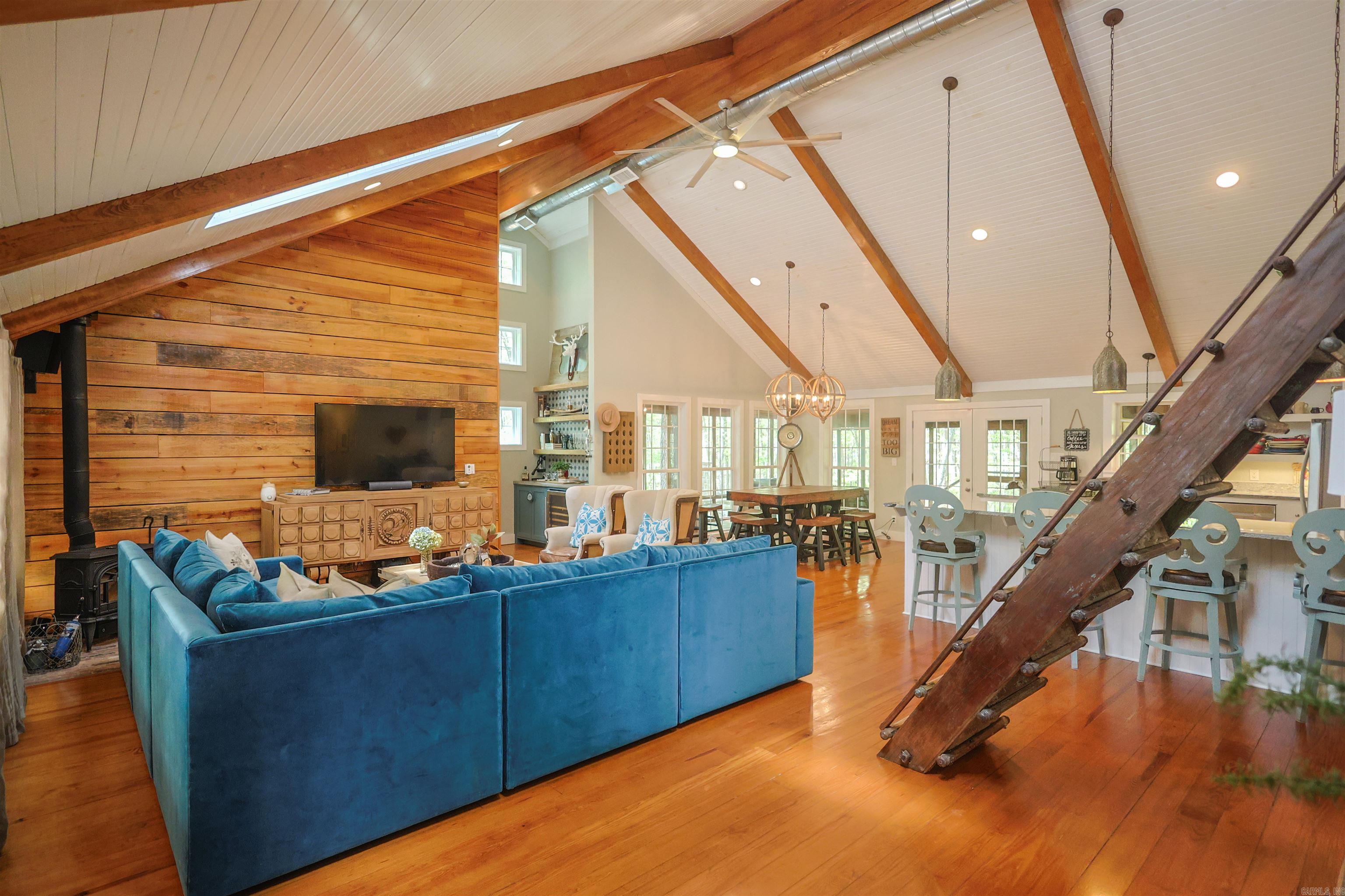 WOODLAND SPRINGS - Residential