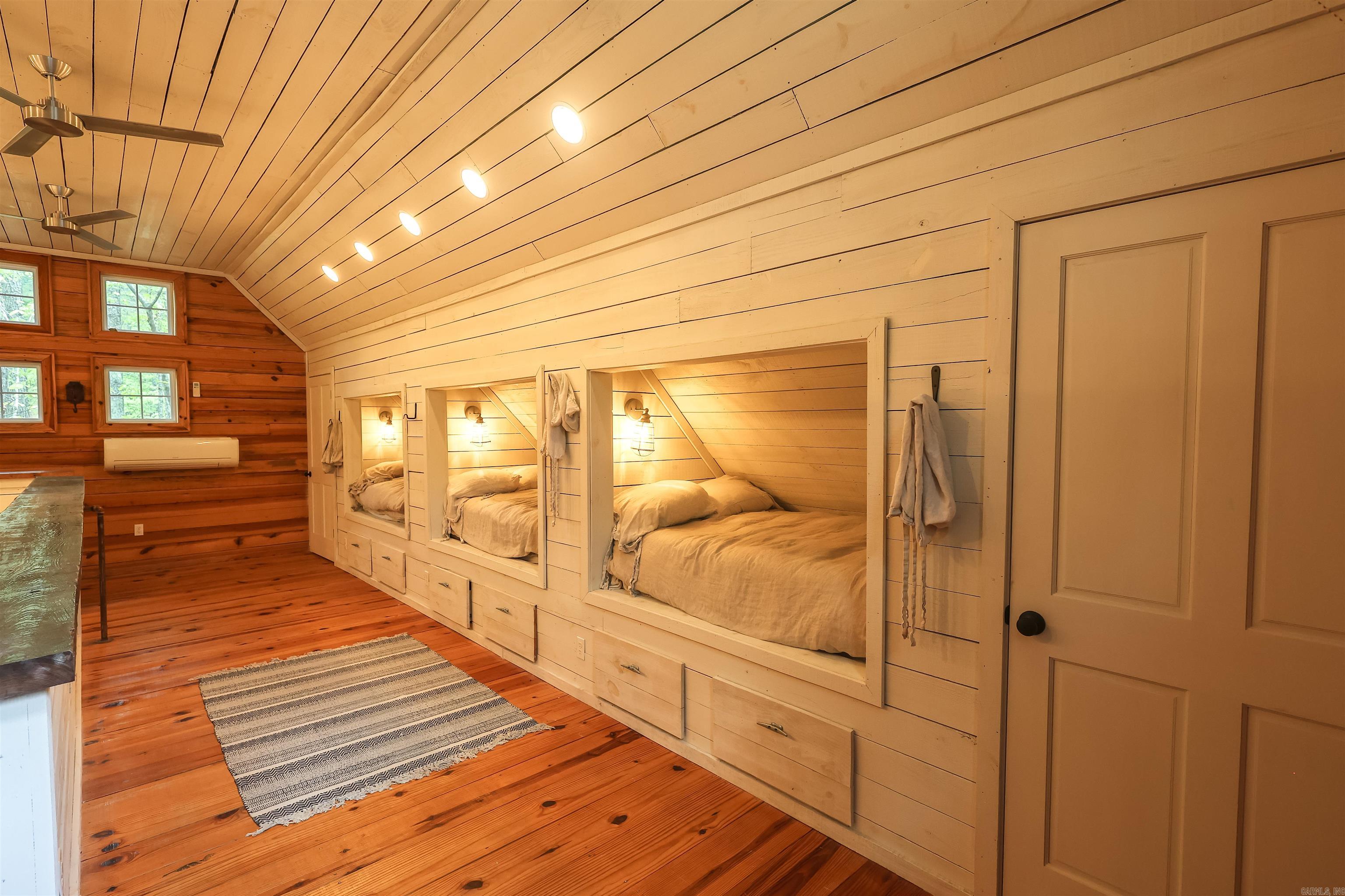 WOODLAND SPRINGS - Residential