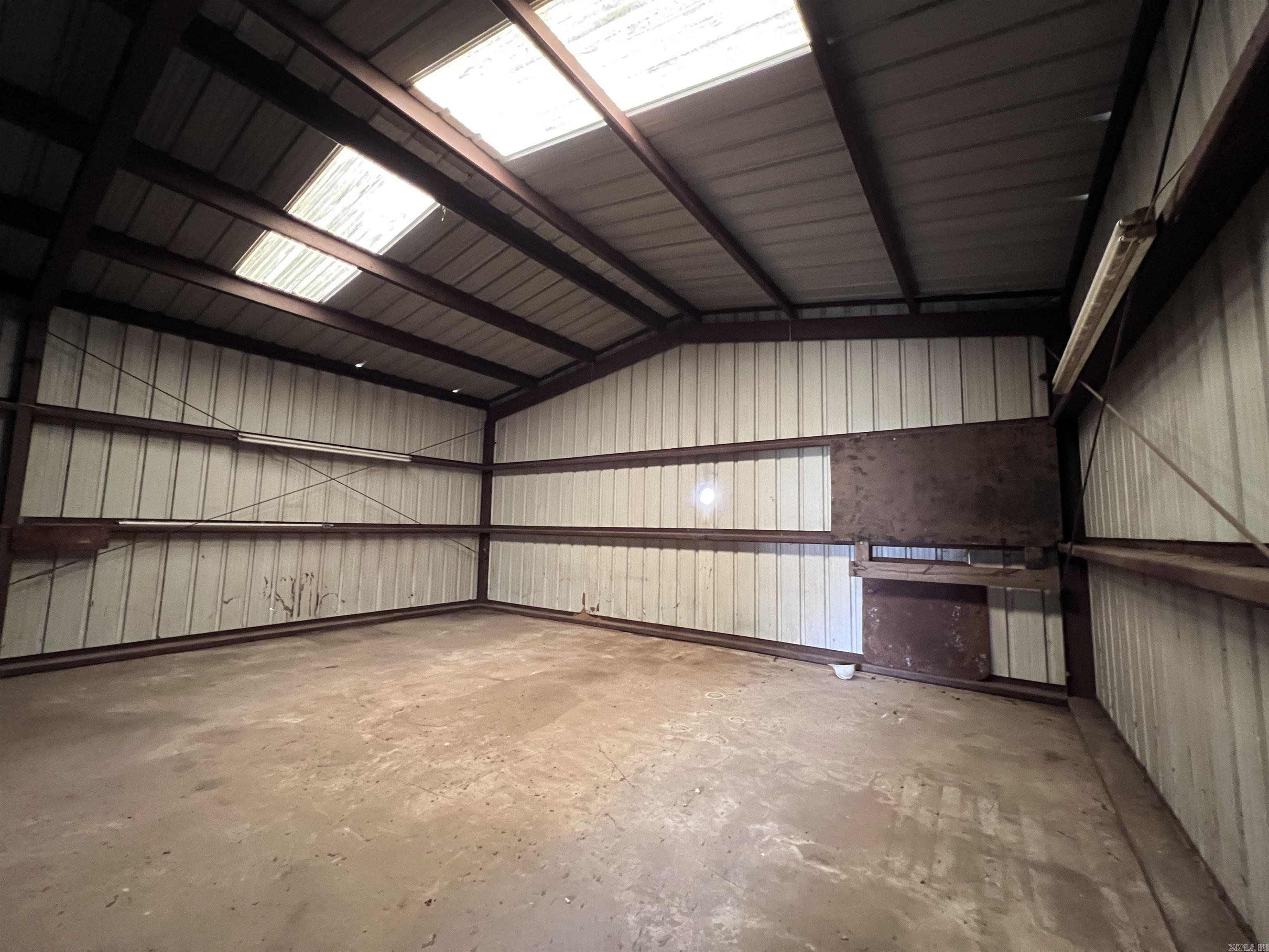 Lincoln - Commercial Sale