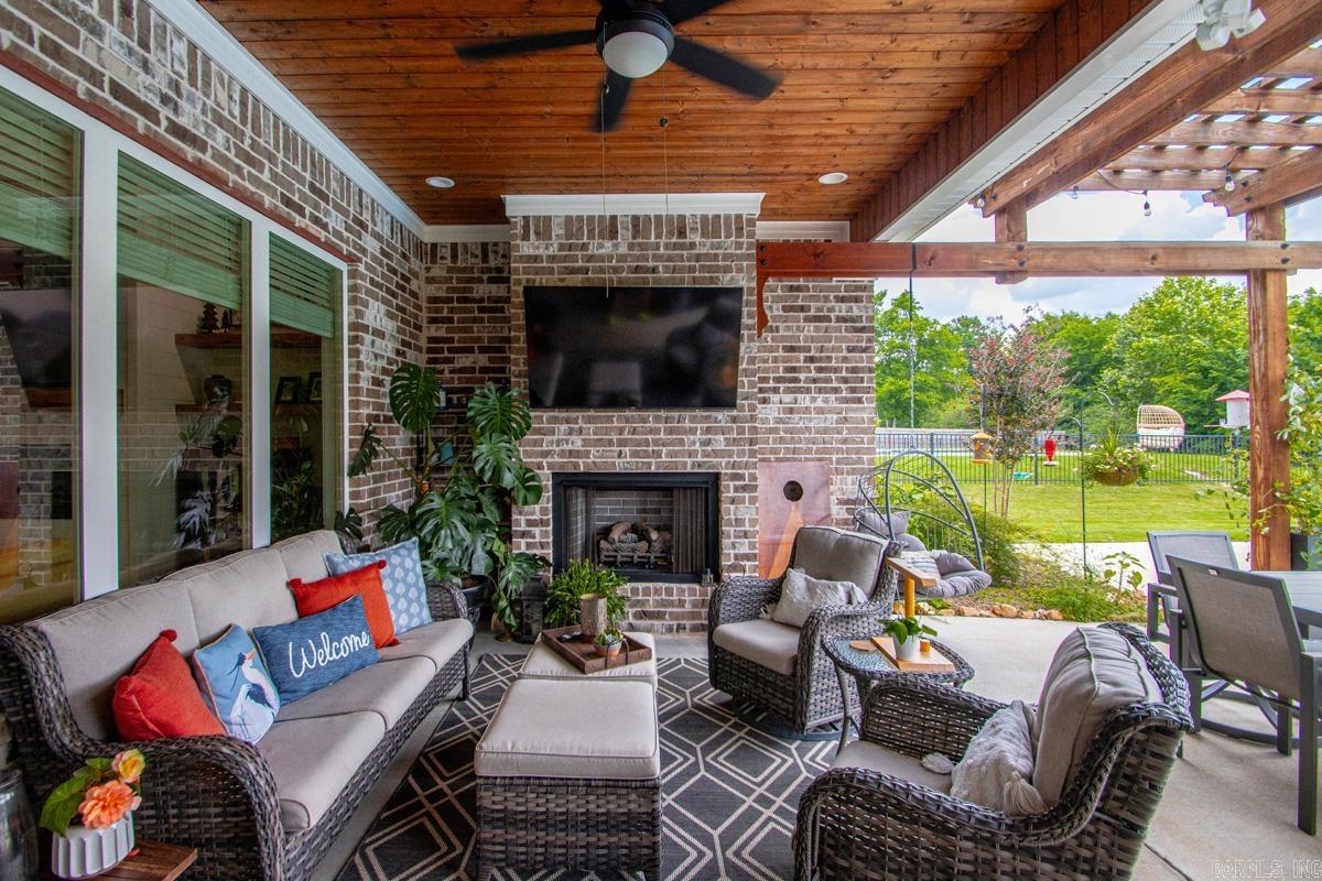 NORTH SHORE @ HURRICANE LAKE EST - Residential