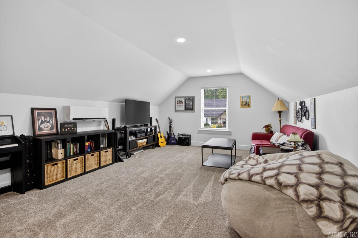 NORTH SHORE @ HURRICANE LAKE EST - Residential