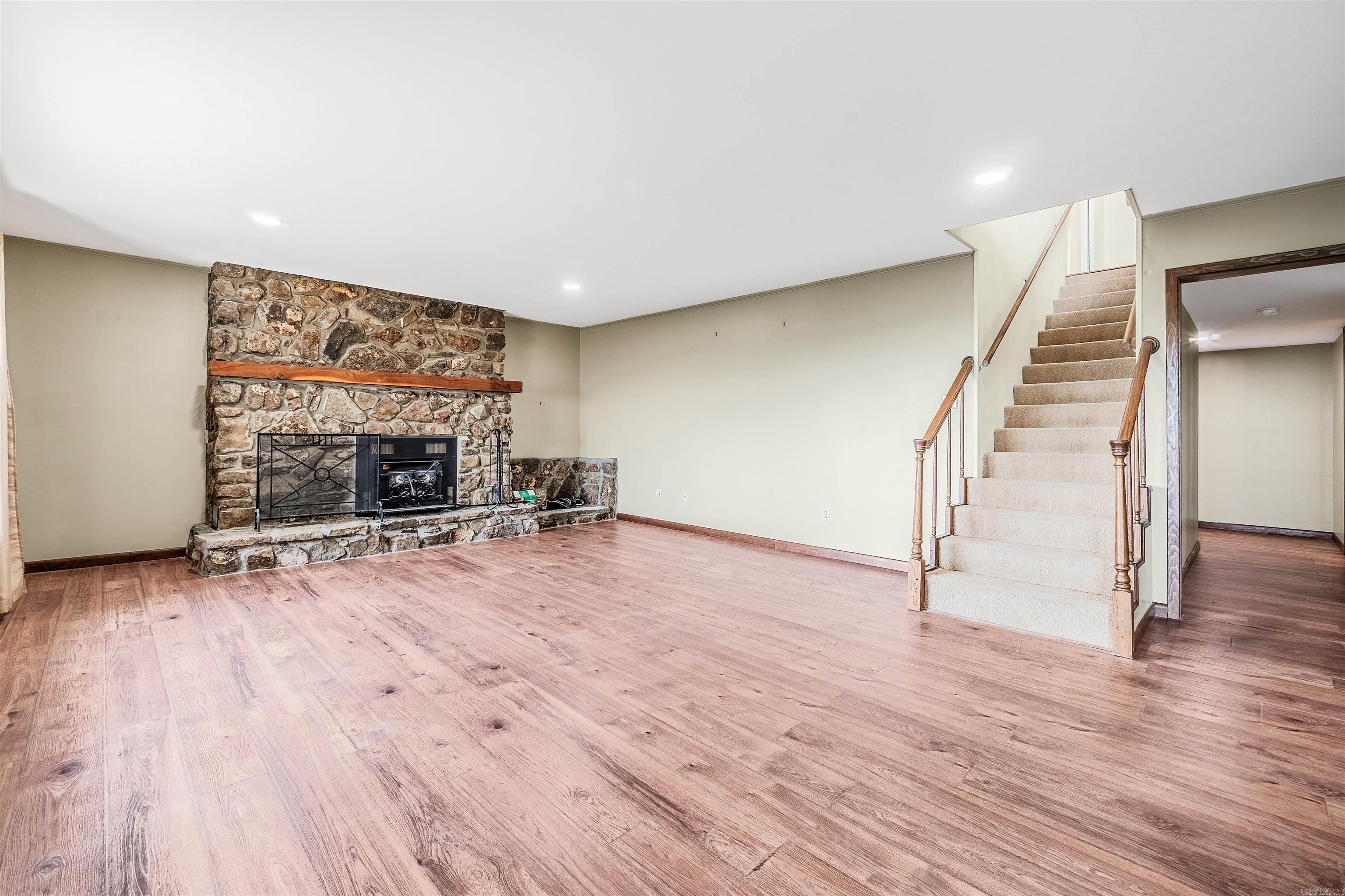 INDIAN HILLS - Residential