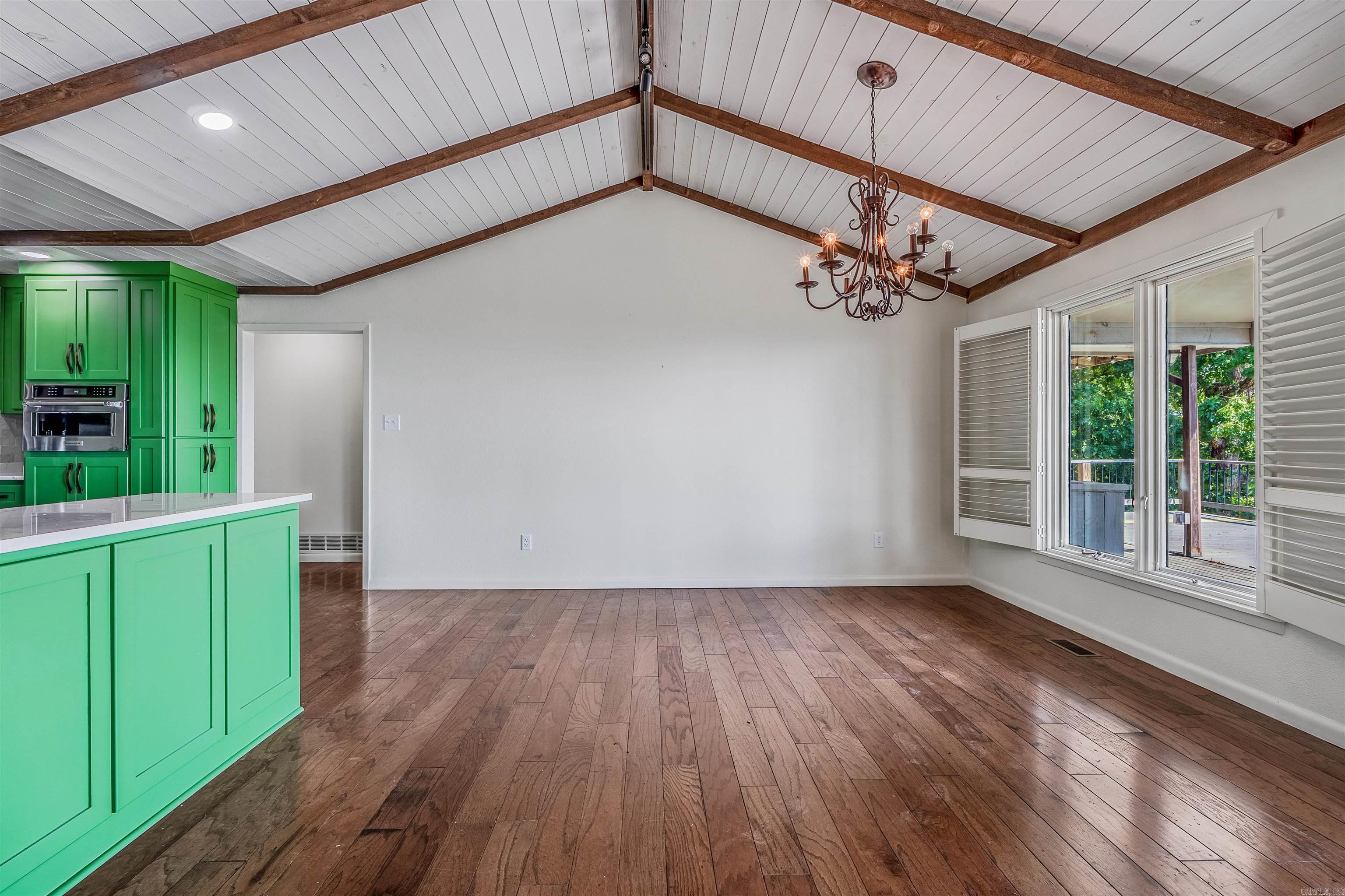 INDIAN HILLS - Residential