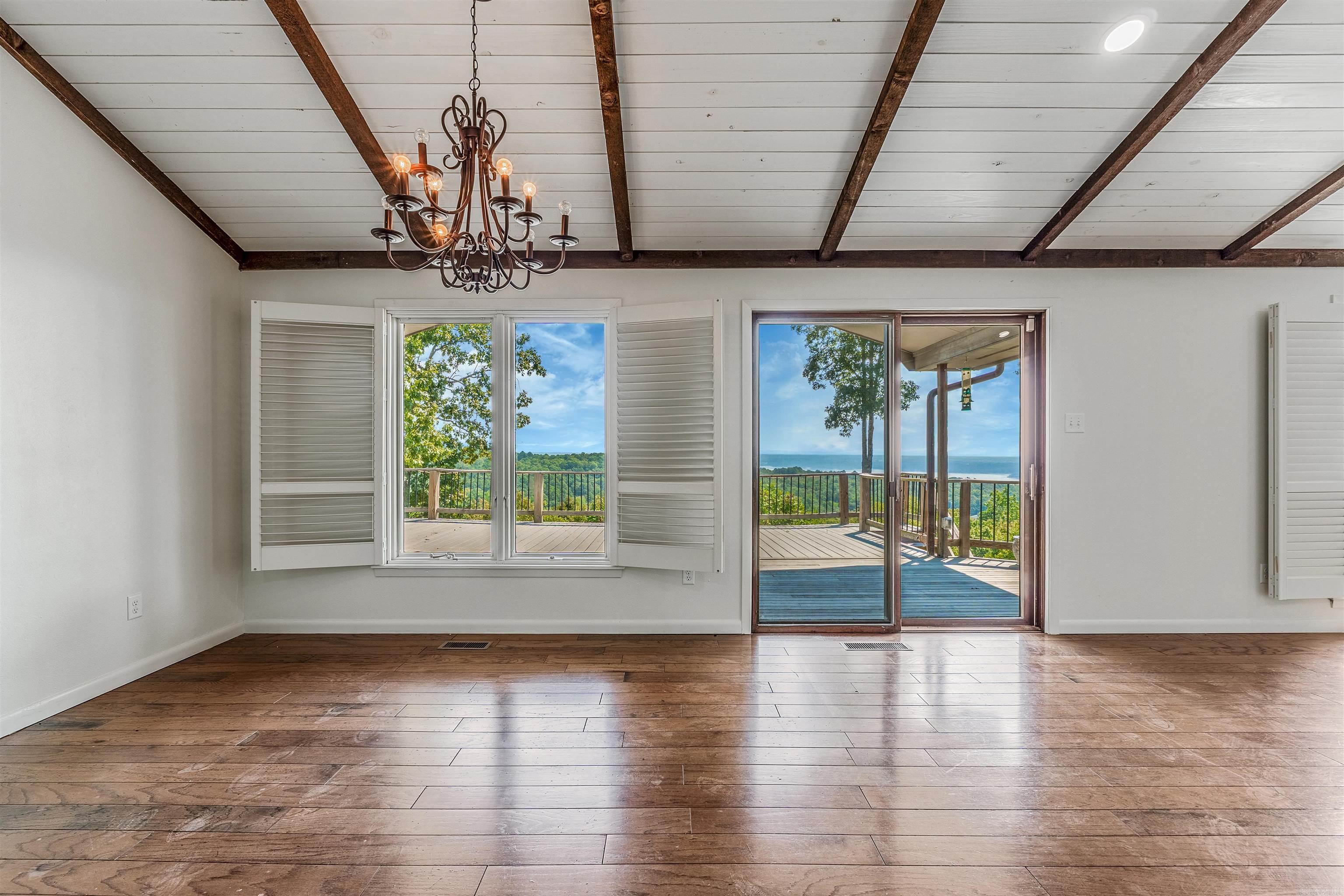 INDIAN HILLS - Residential