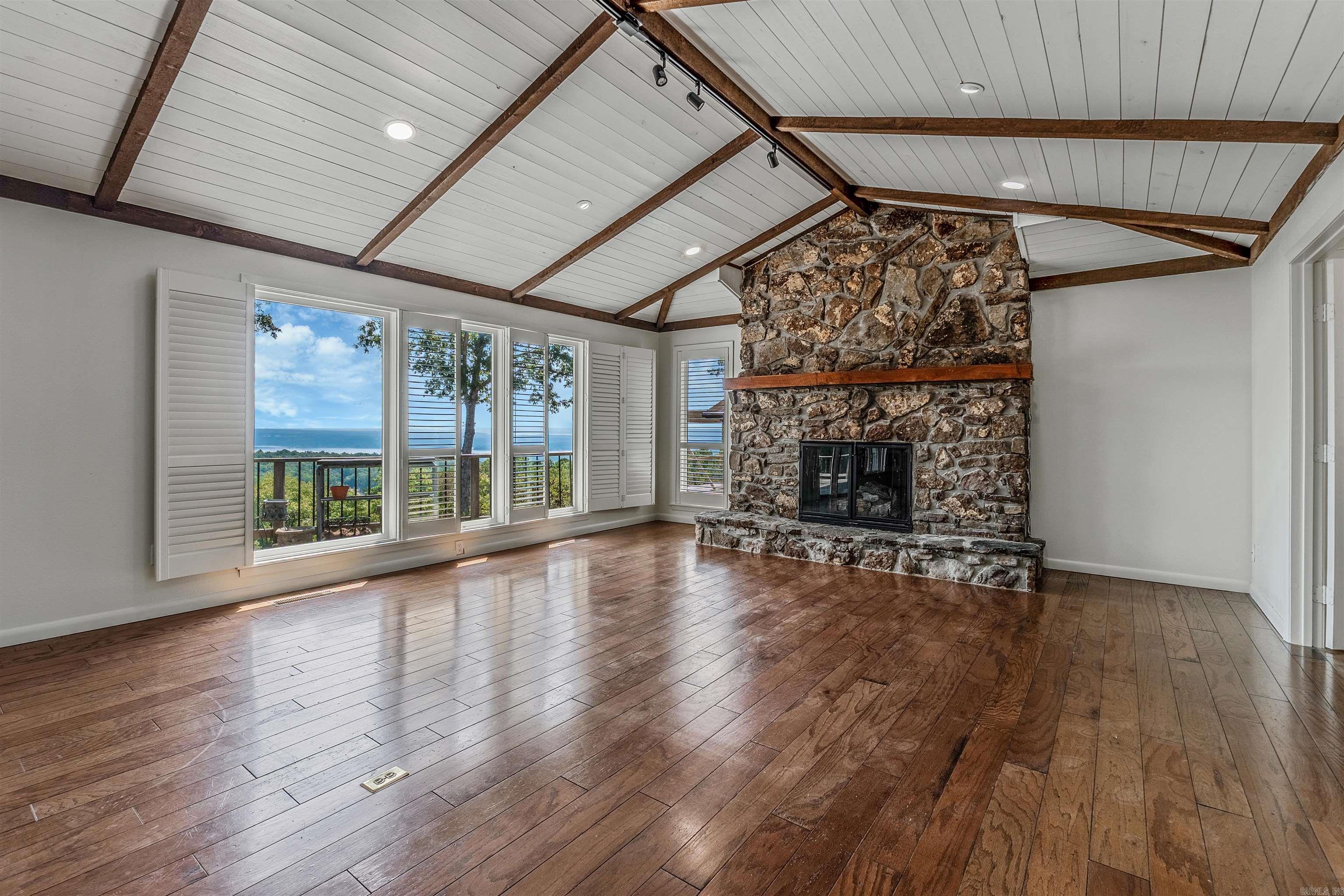 INDIAN HILLS - Residential