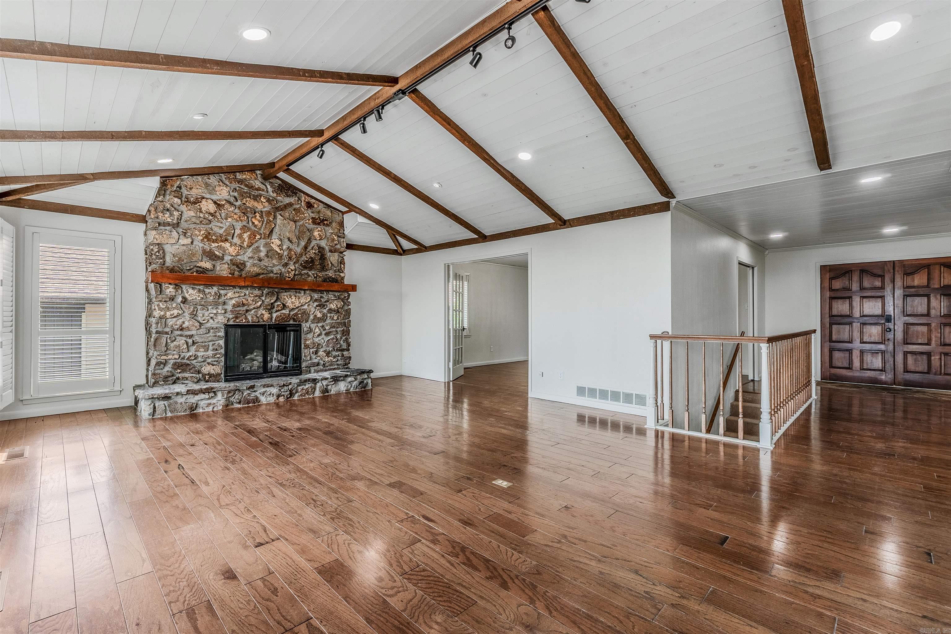 INDIAN HILLS - Residential