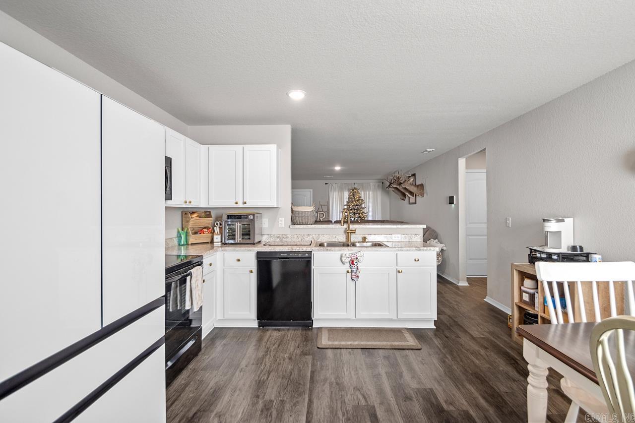 HILLDALE CROSSING - Residential