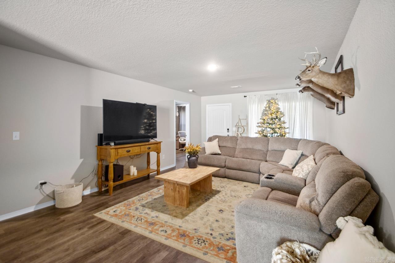 HILLDALE CROSSING - Residential