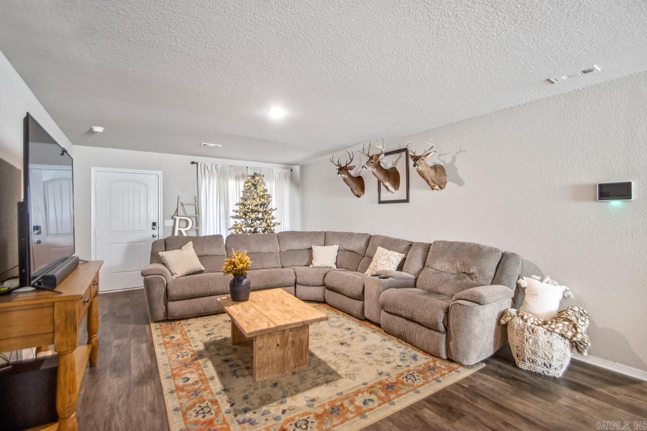 HILLDALE CROSSING - Residential