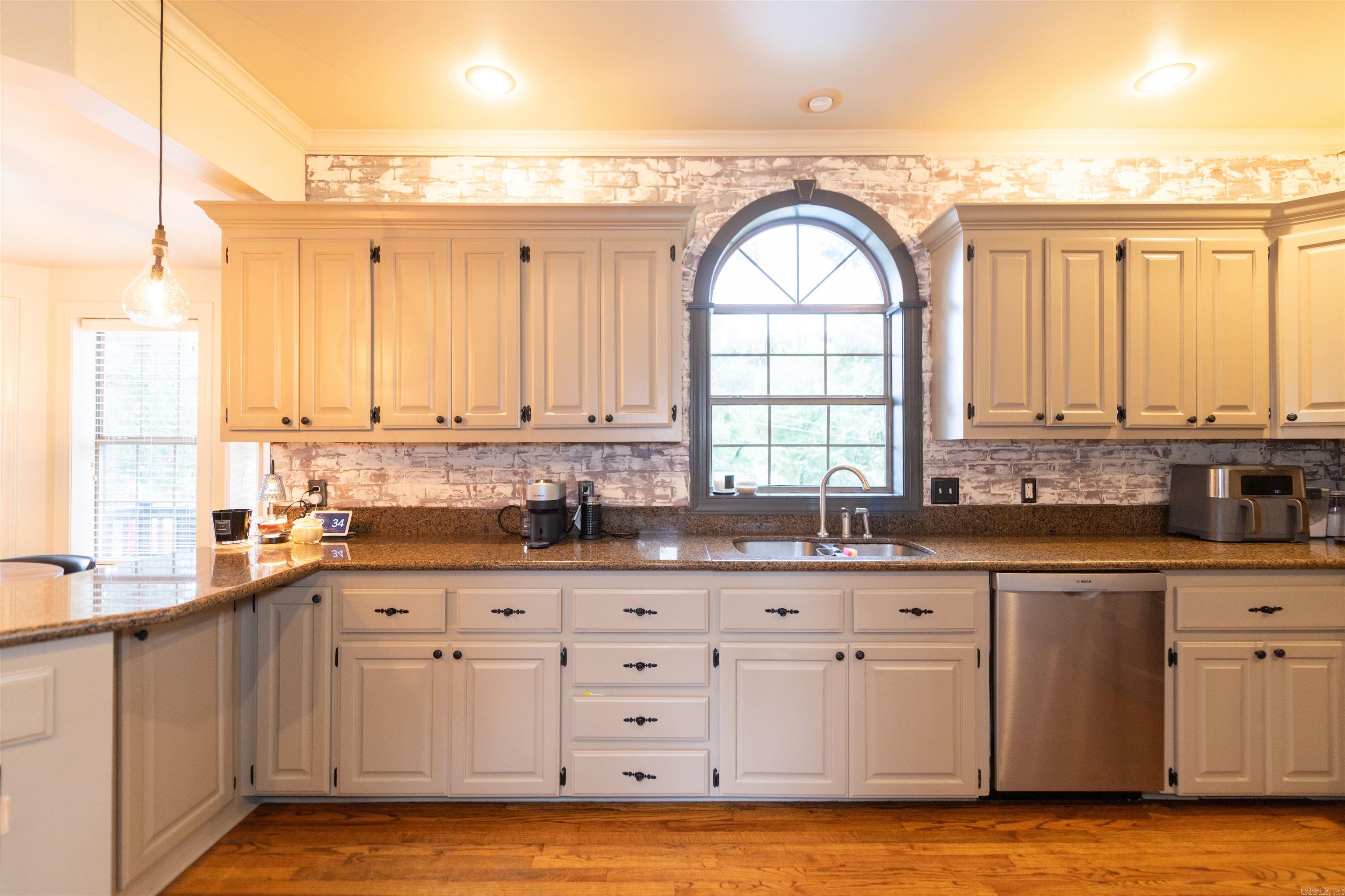 WINDSOR VALLEY ADDN - Residential