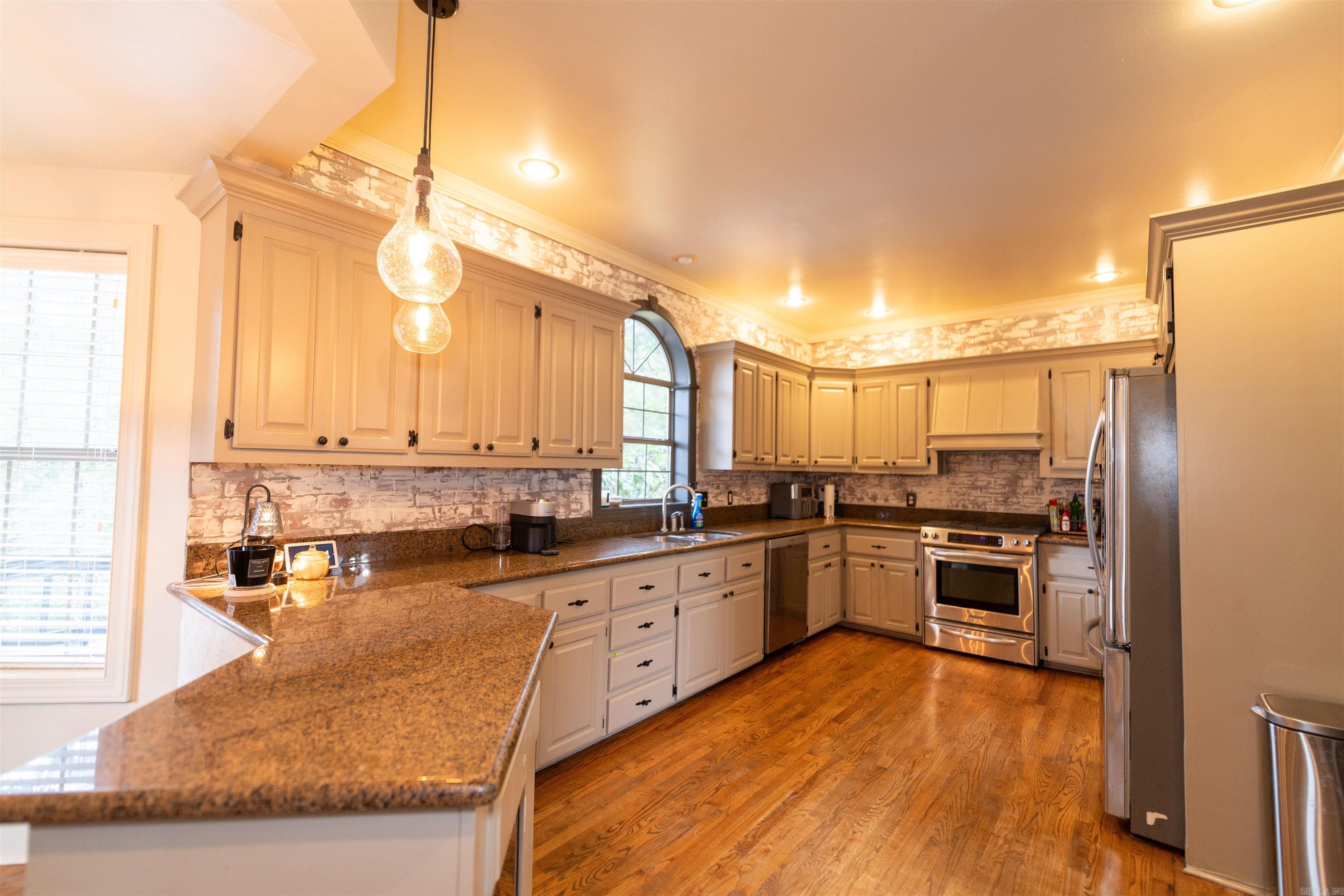 WINDSOR VALLEY ADDN - Residential