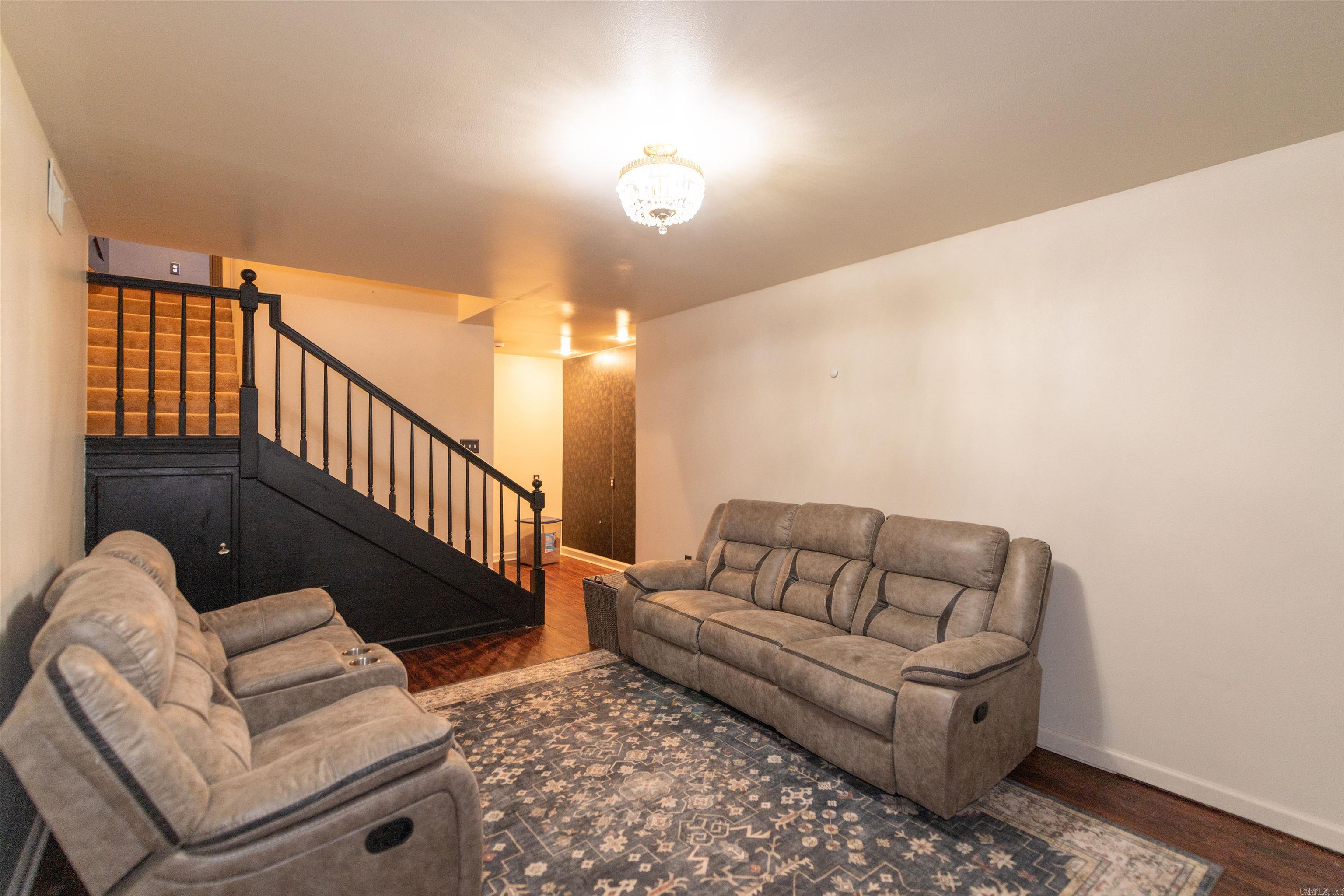 WINDSOR VALLEY ADDN - Residential