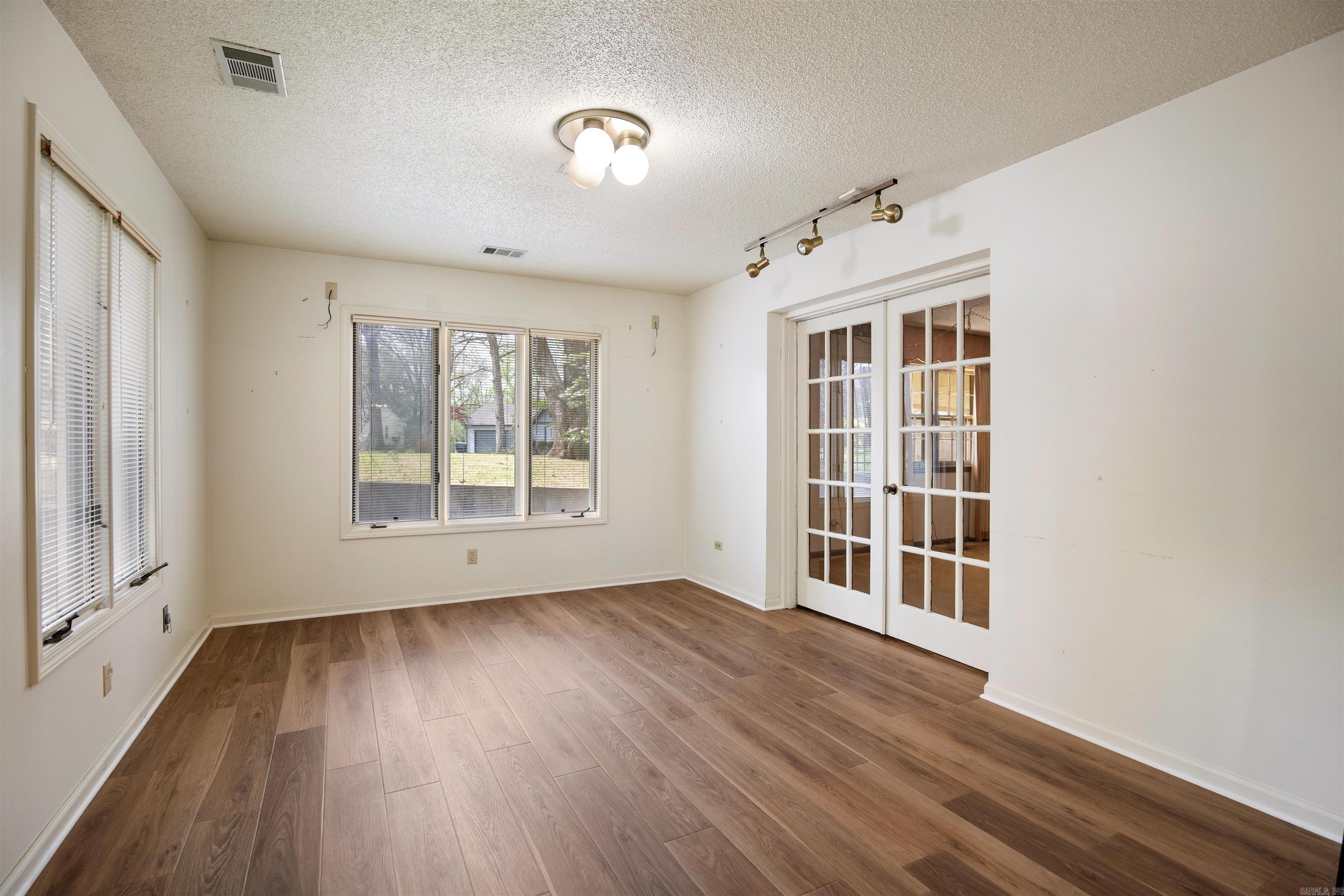 Parkers Woodland Hills 5 - Residential