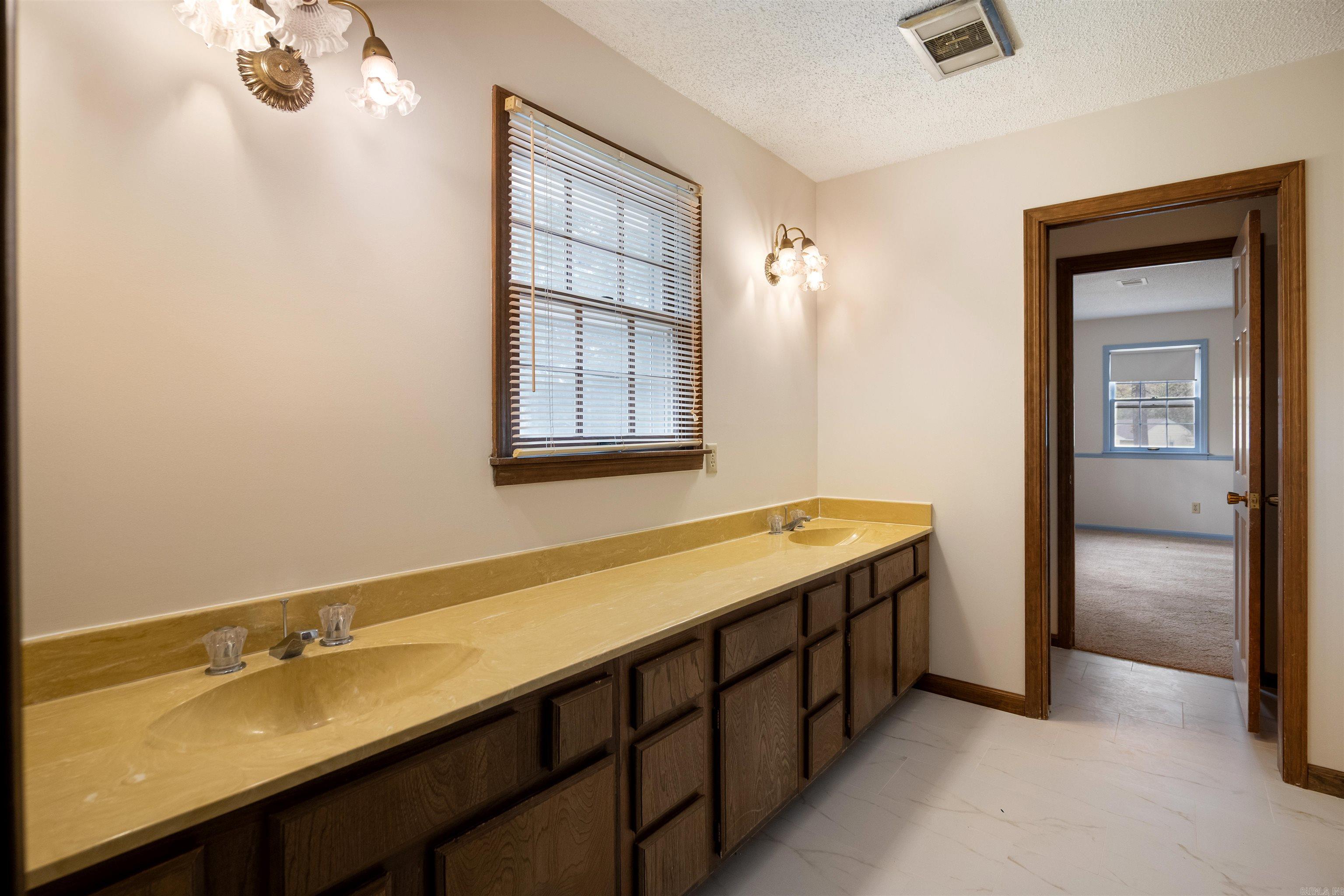 Parkers Woodland Hills 5 - Residential