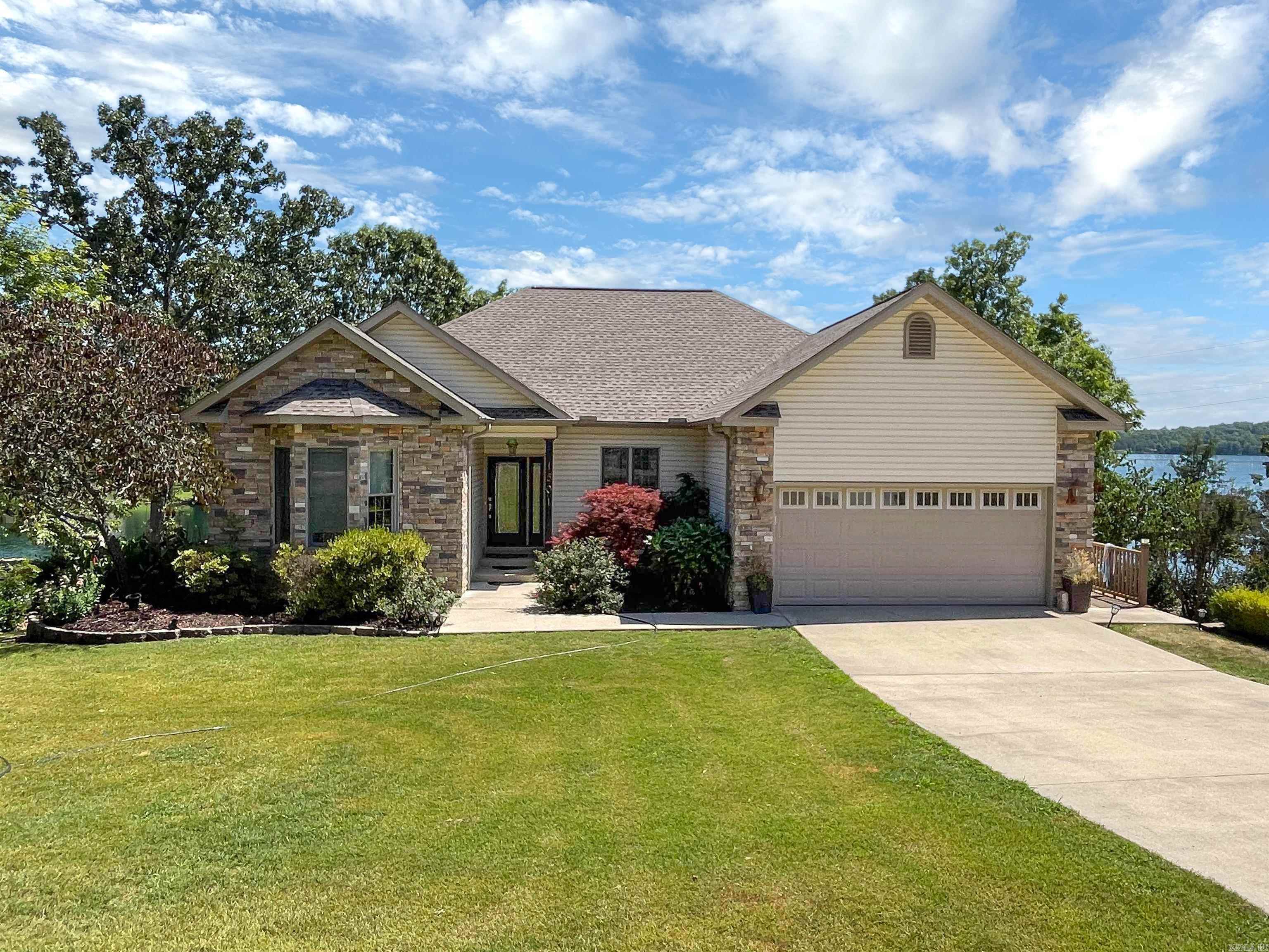 EMERALD COVE - Residential