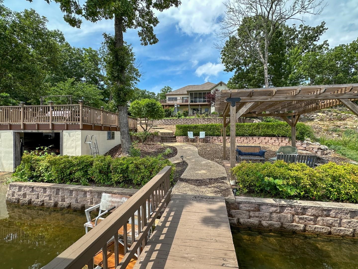 EMERALD COVE - Residential