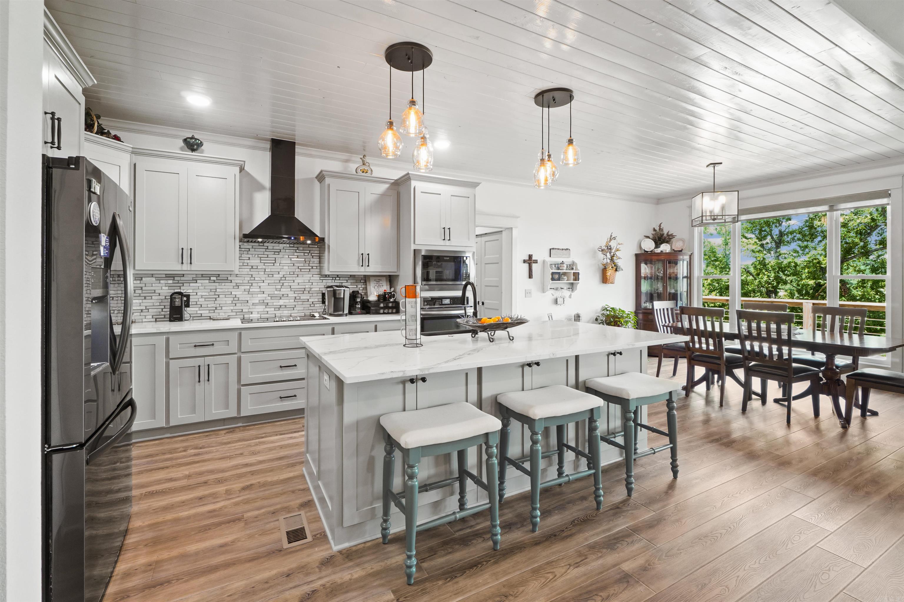 SOUTHWEST SHORES - Residential