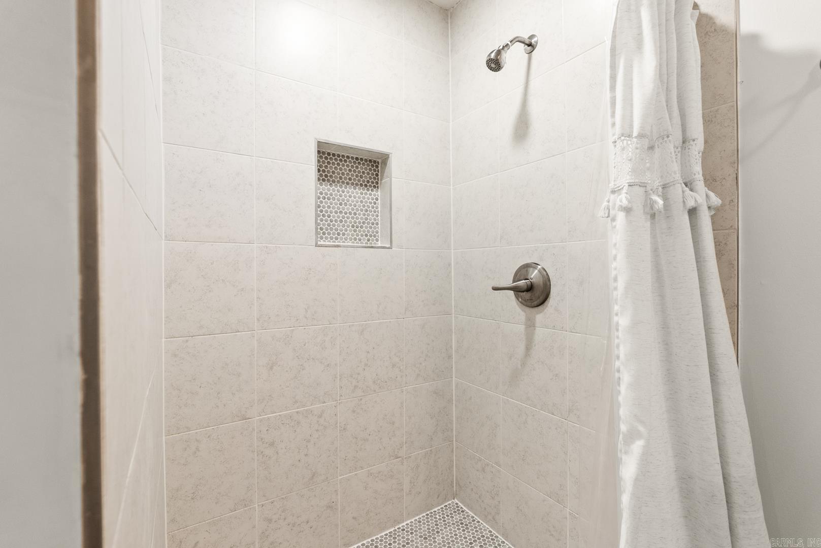 DIAMOND POINTE - Residential