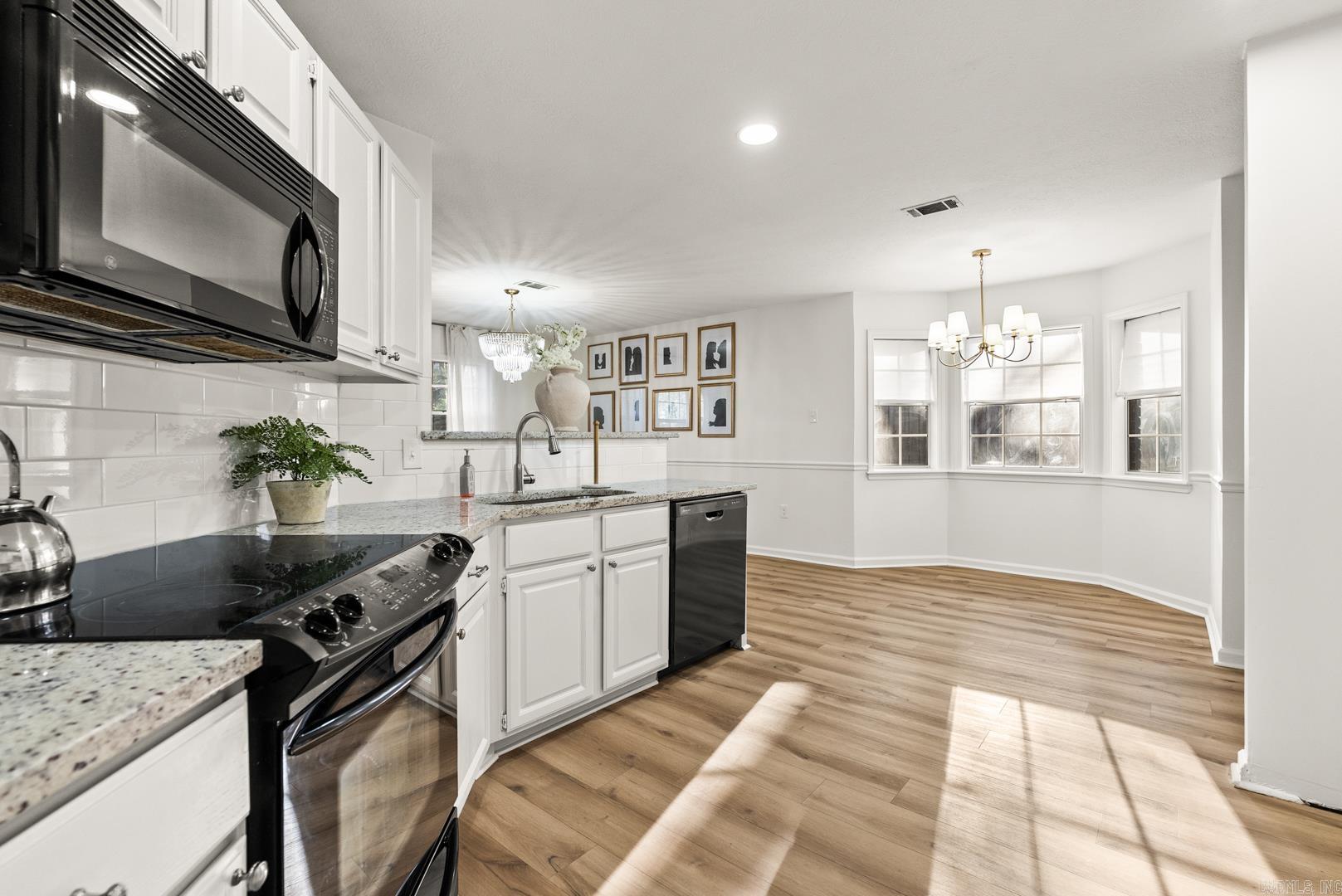 DIAMOND POINTE - Residential