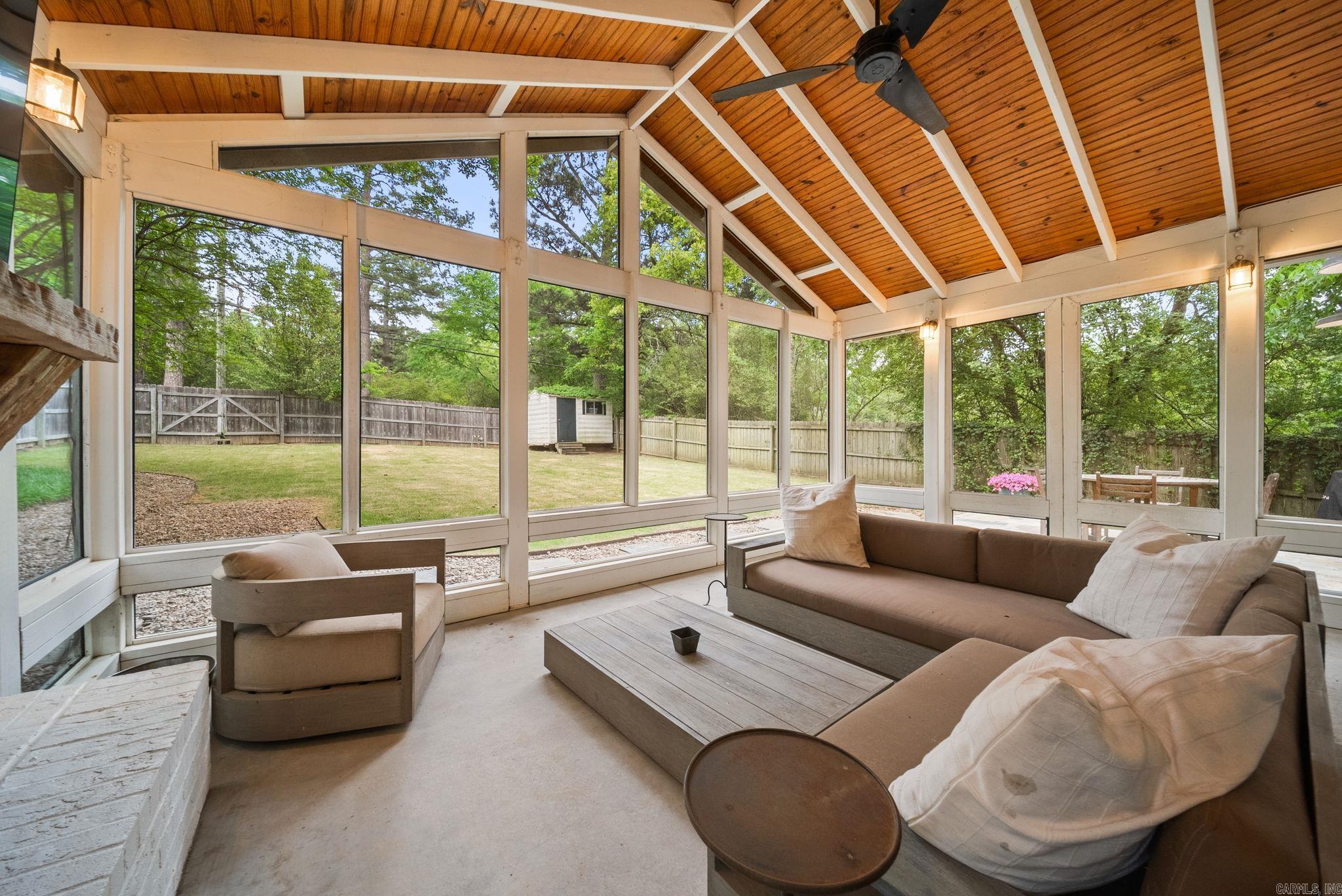 KINGWOOD PLACE - Residential