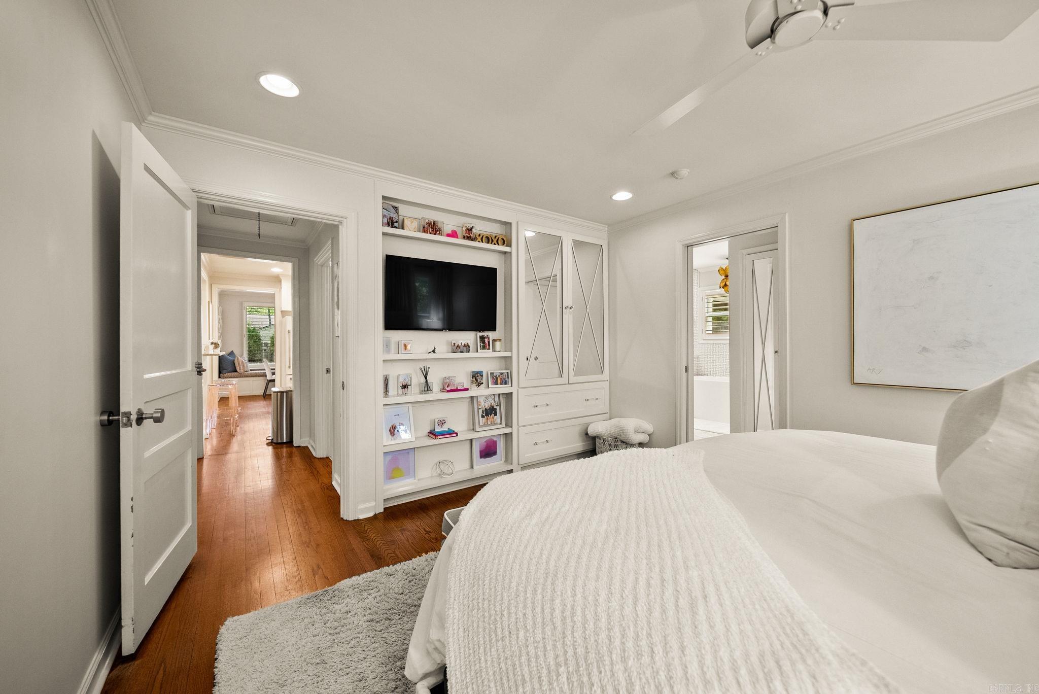 KINGWOOD PLACE - Residential