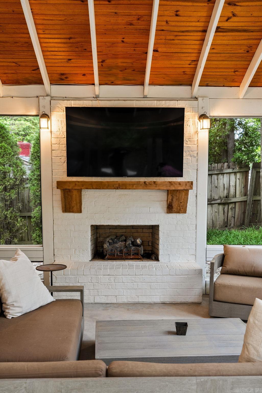 KINGWOOD PLACE - Residential