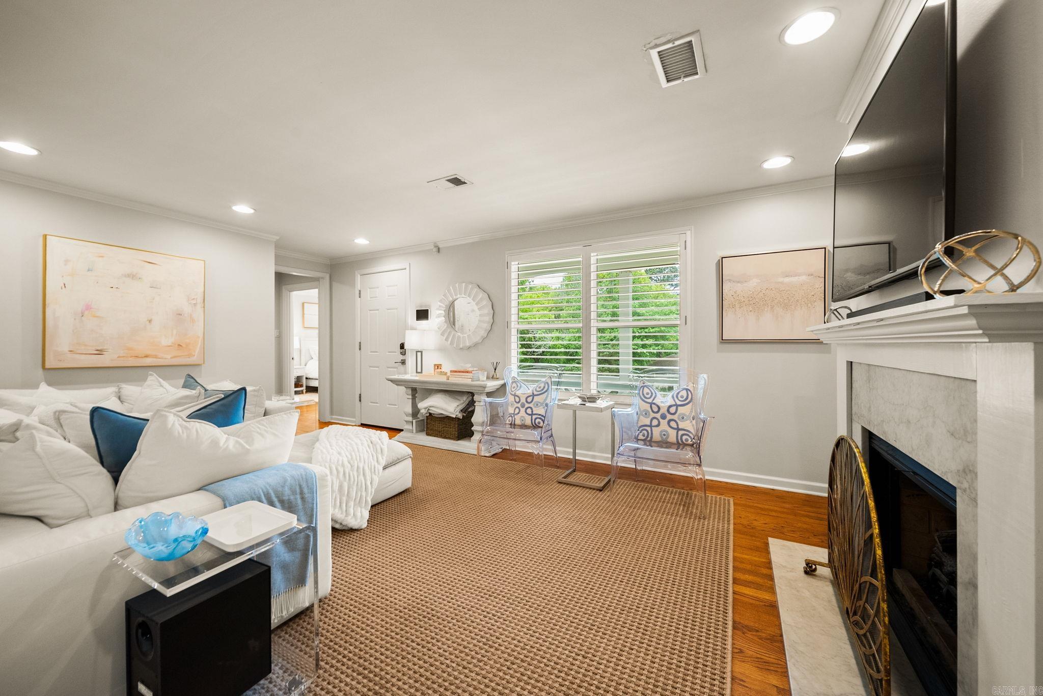 KINGWOOD PLACE - Residential