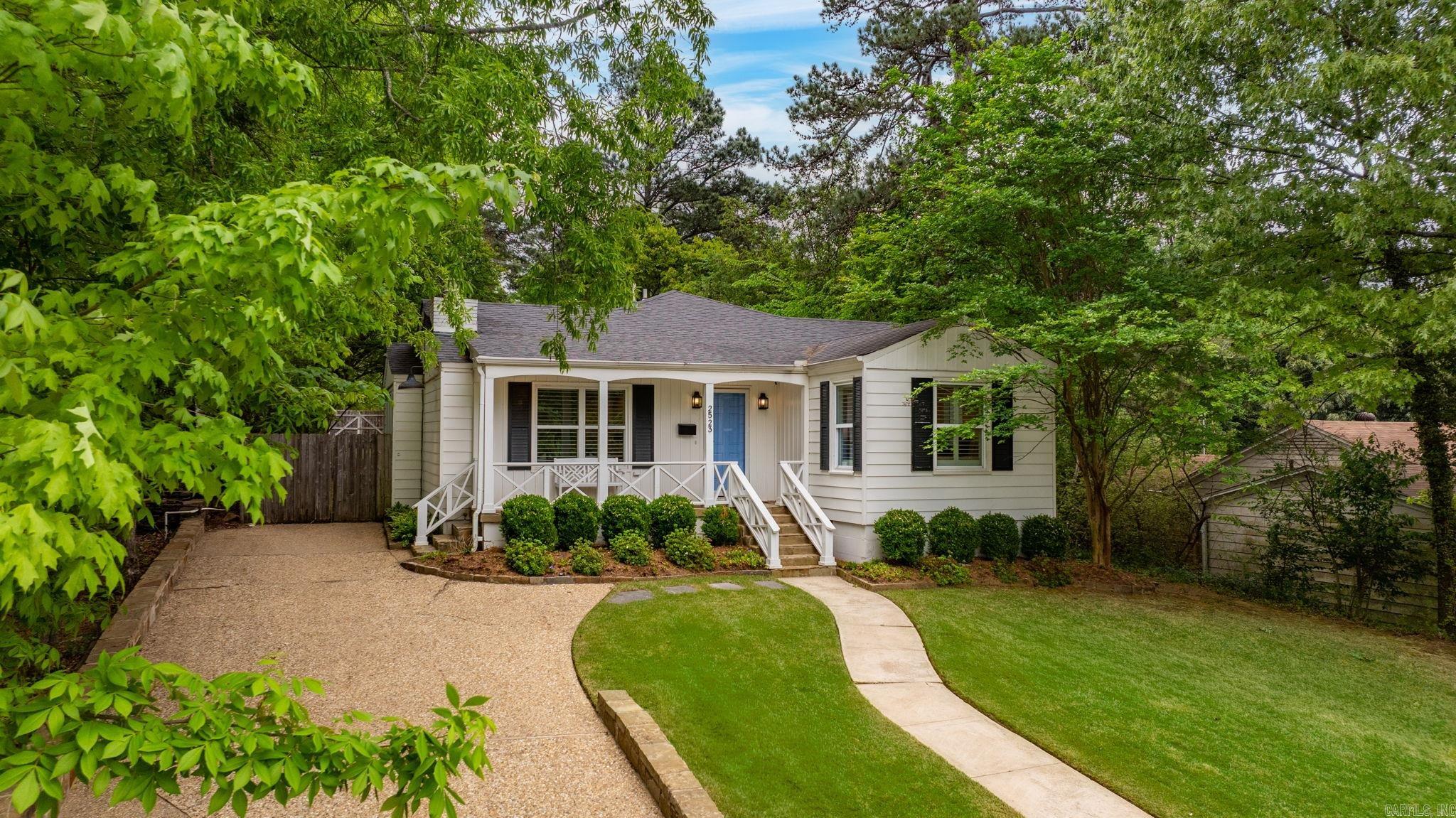 KINGWOOD PLACE - Residential