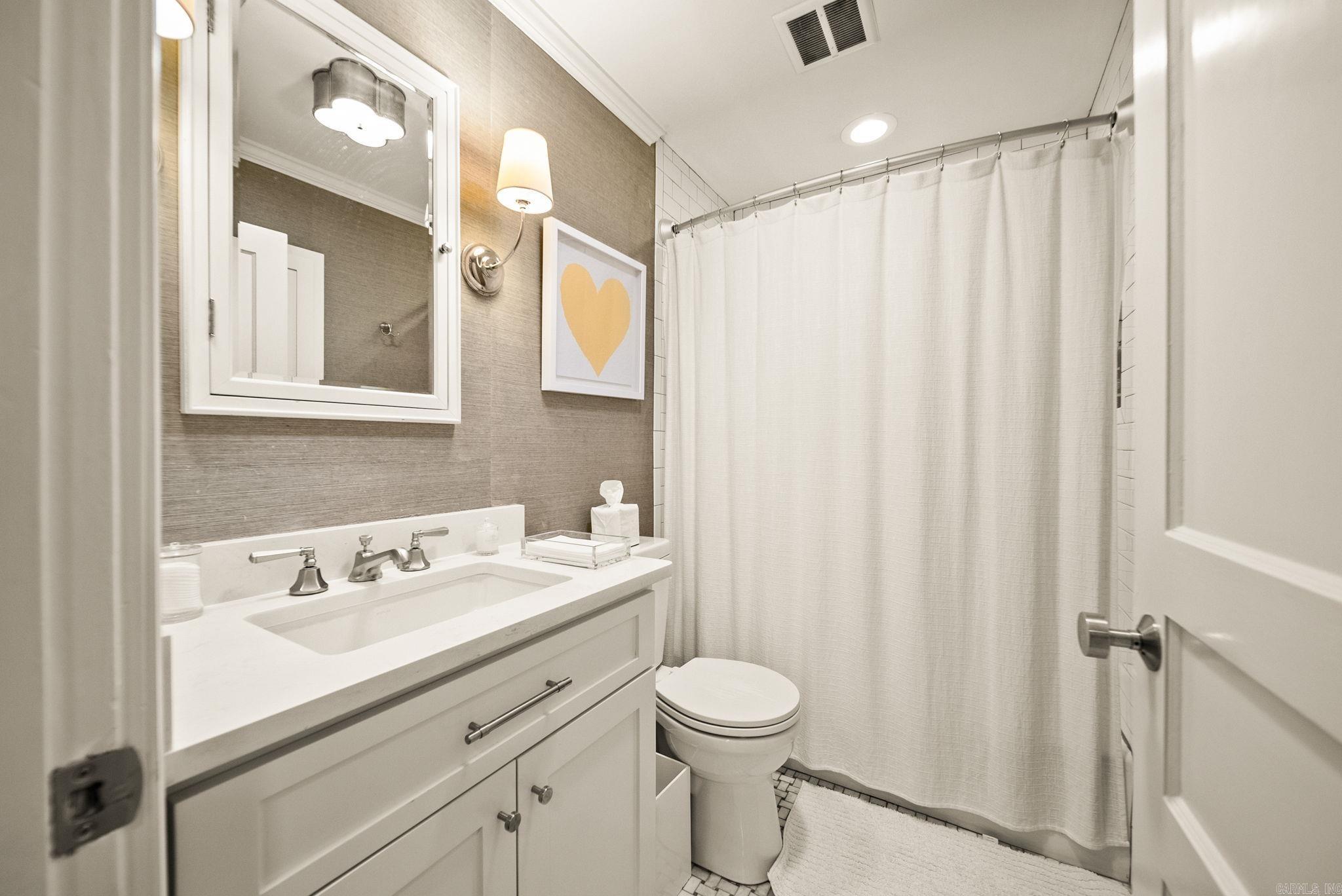 KINGWOOD PLACE - Residential