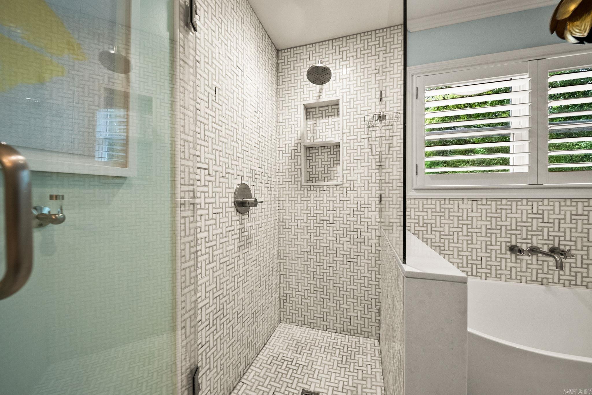 KINGWOOD PLACE - Residential