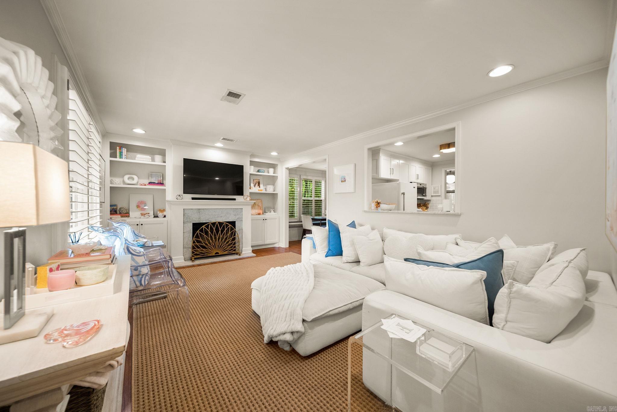 KINGWOOD PLACE - Residential