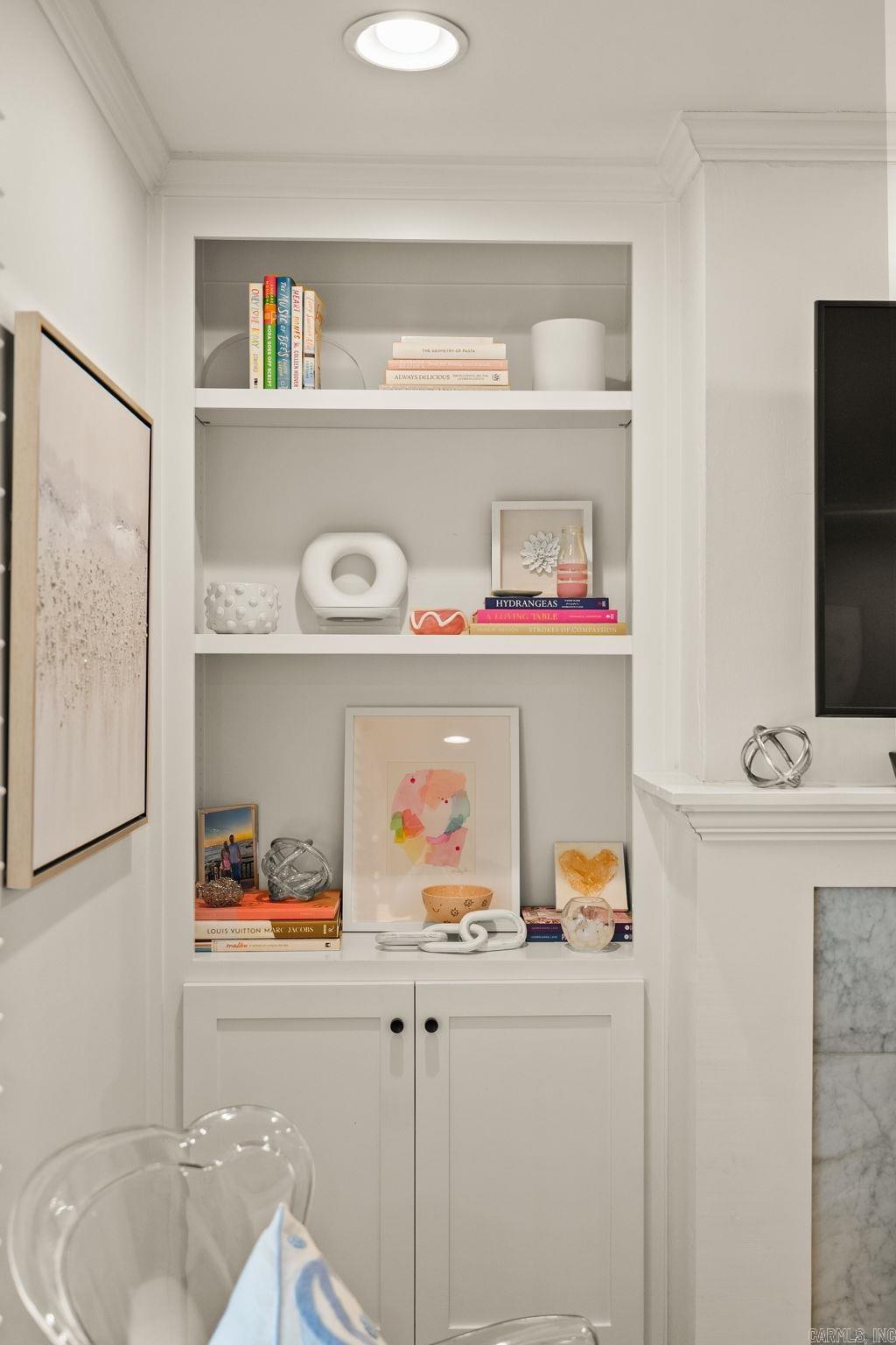 KINGWOOD PLACE - Residential