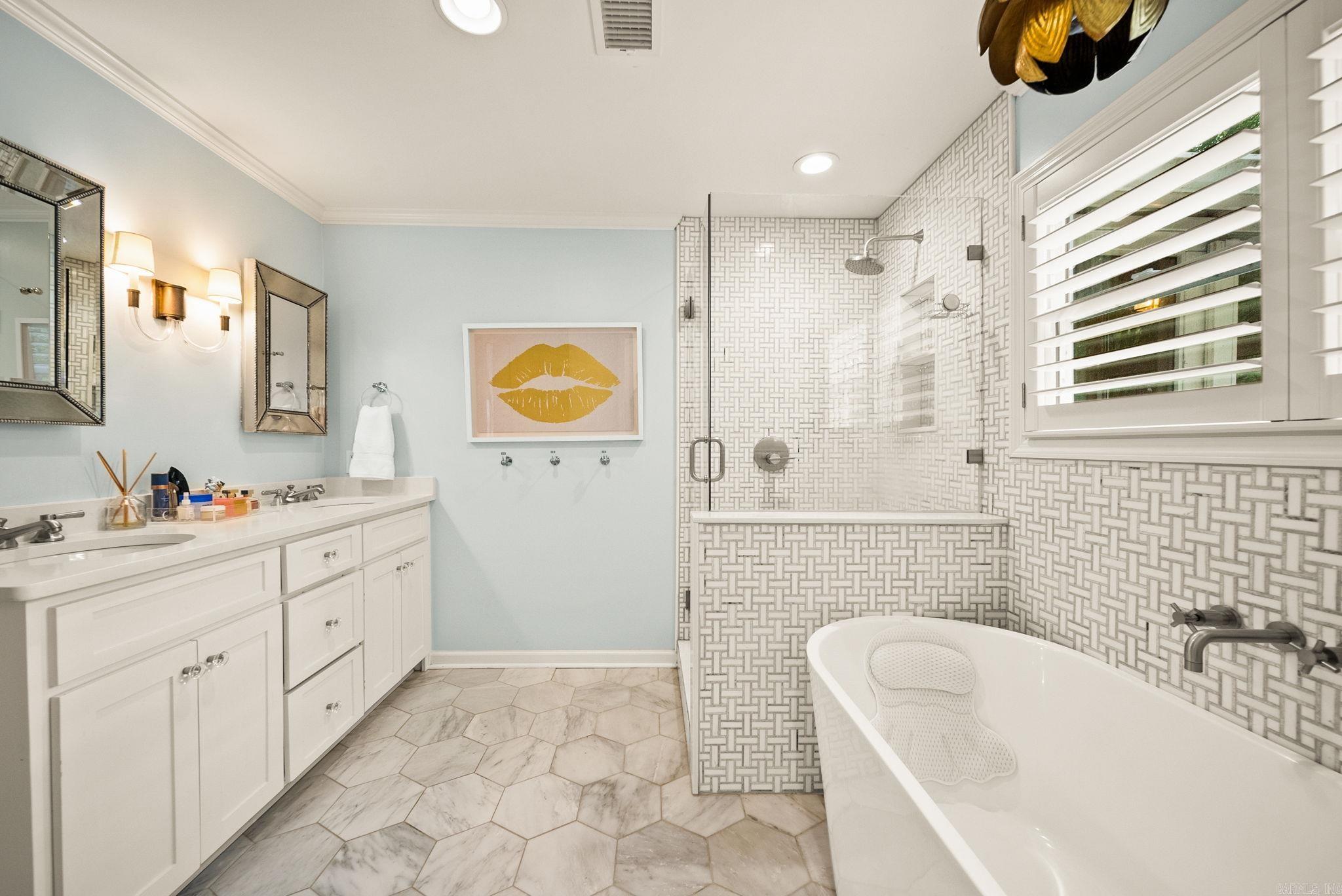 KINGWOOD PLACE - Residential