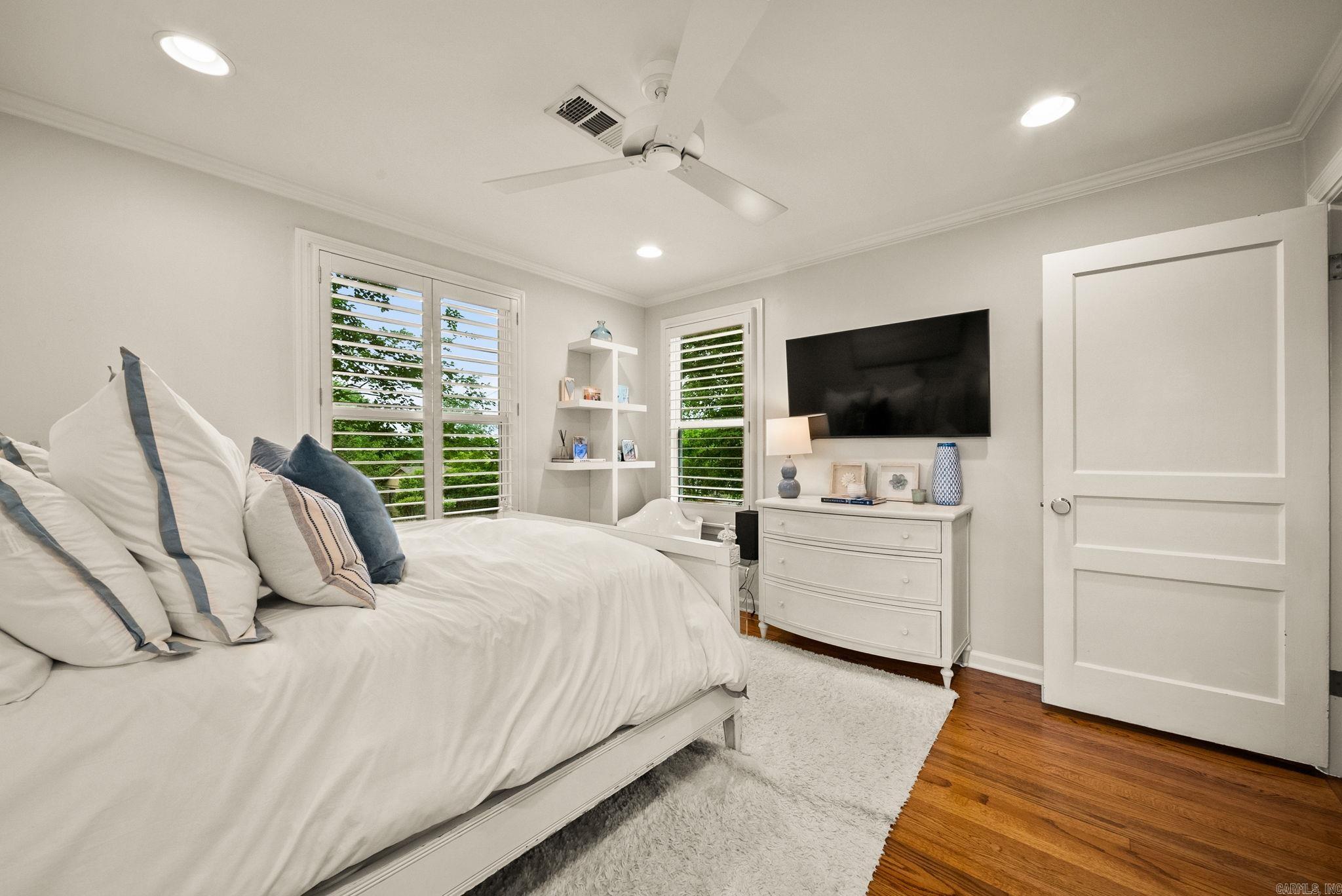 KINGWOOD PLACE - Residential