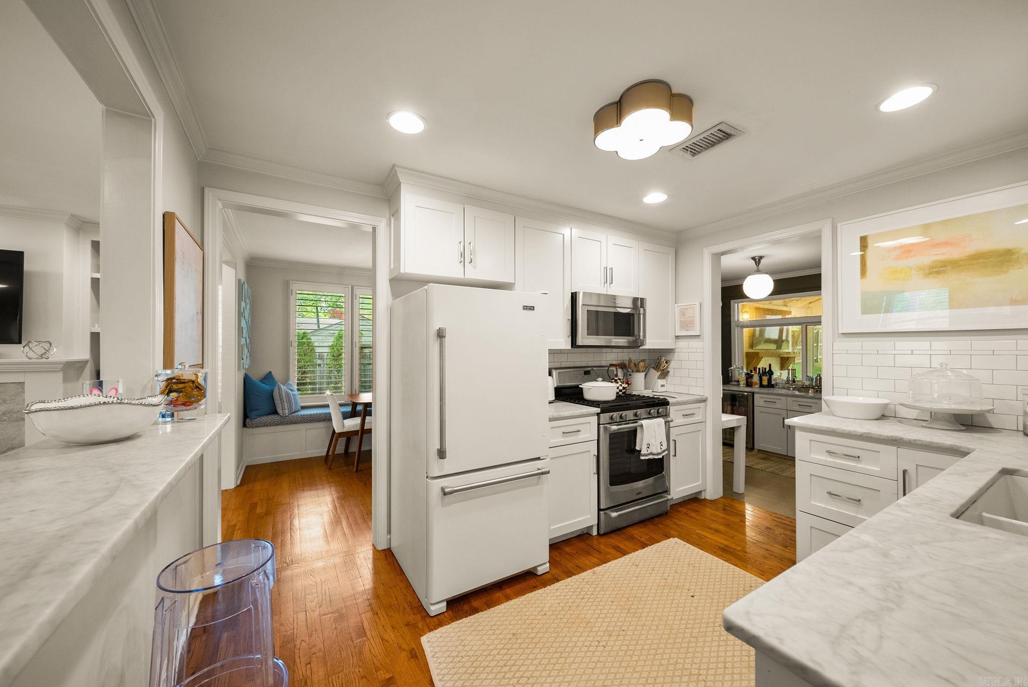 KINGWOOD PLACE - Residential