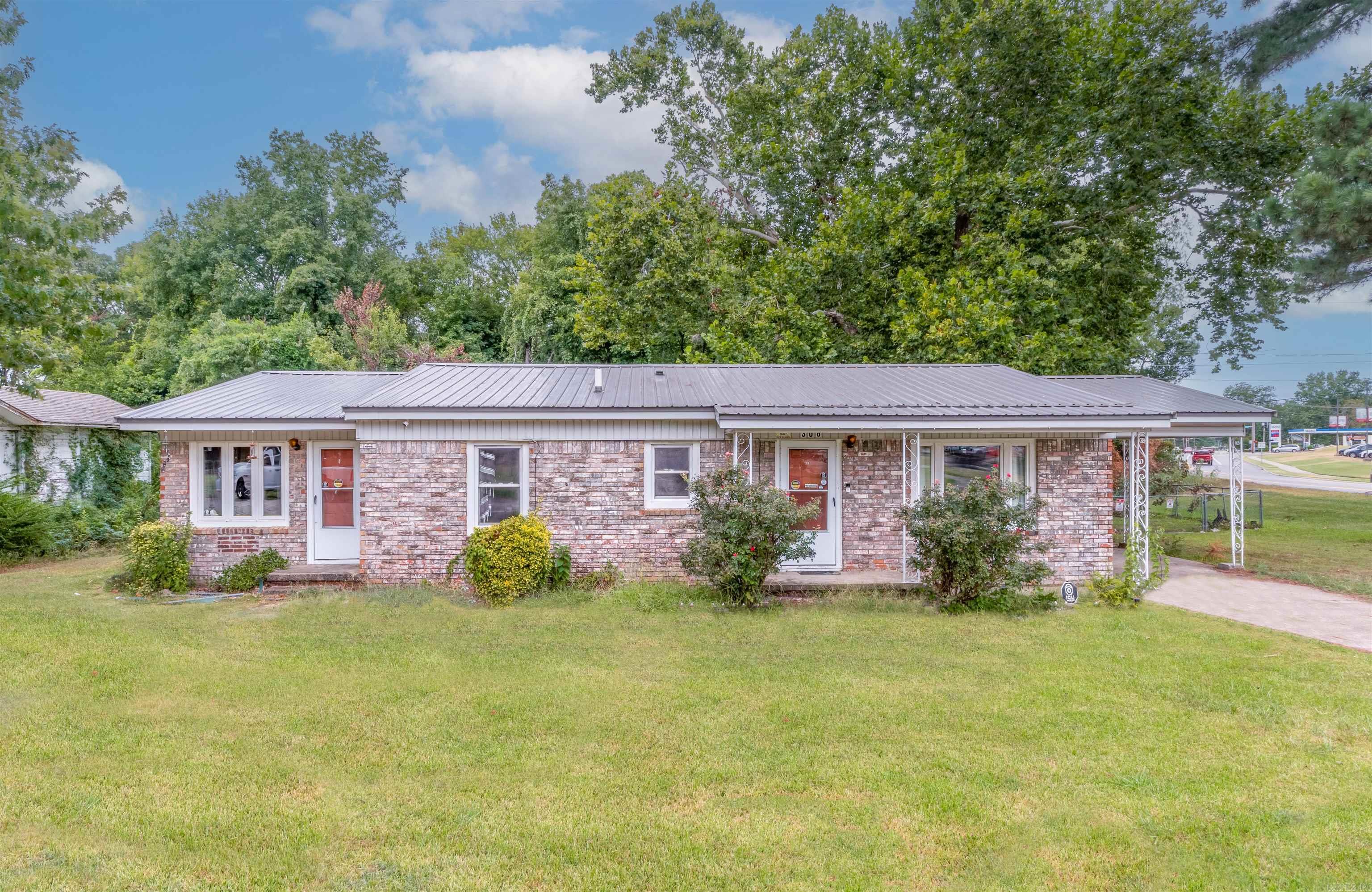 Come take a look at this charming house on a corner lot. This house offers 4 bedrooms, 2 baths with a large living room and eat in kitchen. There is also a large laundry room and huge backyard. Home is directly across the street from Cabot High School and is in close proximity to restaurants and local shopping. Don't let this one slip away. Call today to schedule your personal tour!