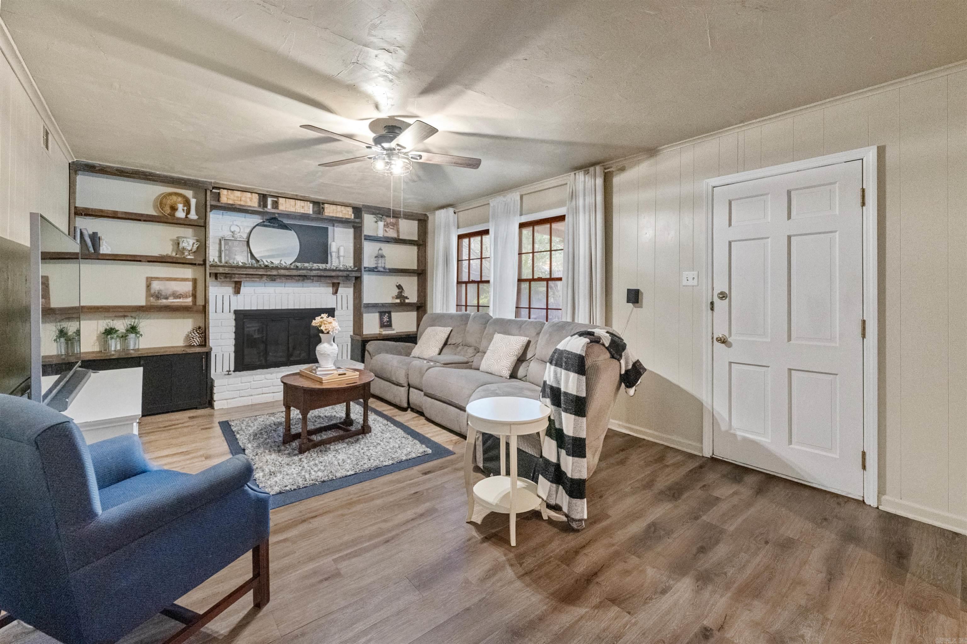 PLEASANT HILL - Residential