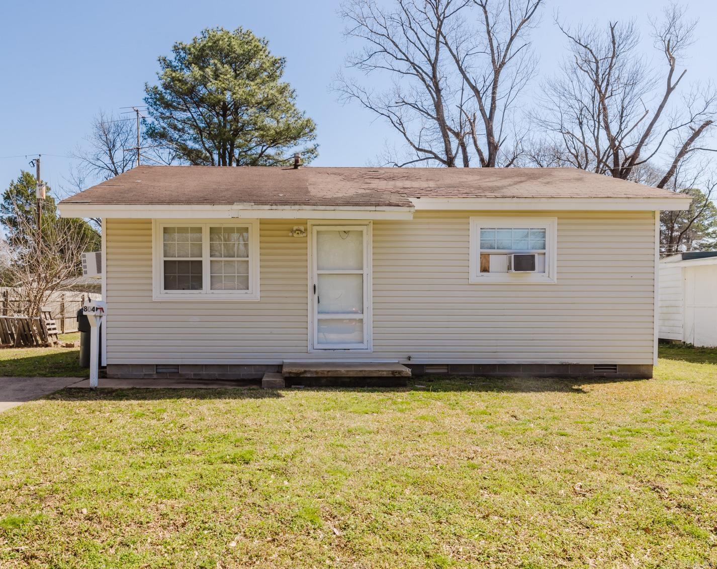 Here is a great two-bedroom 1 bath in the North Little Rock Rose City area. The property has been updated with new paint and new flooring. Large back yard with plenty of storage space. This can be a great 1st time home buyer under 100k and also a great rental property that is below the 1% rule.